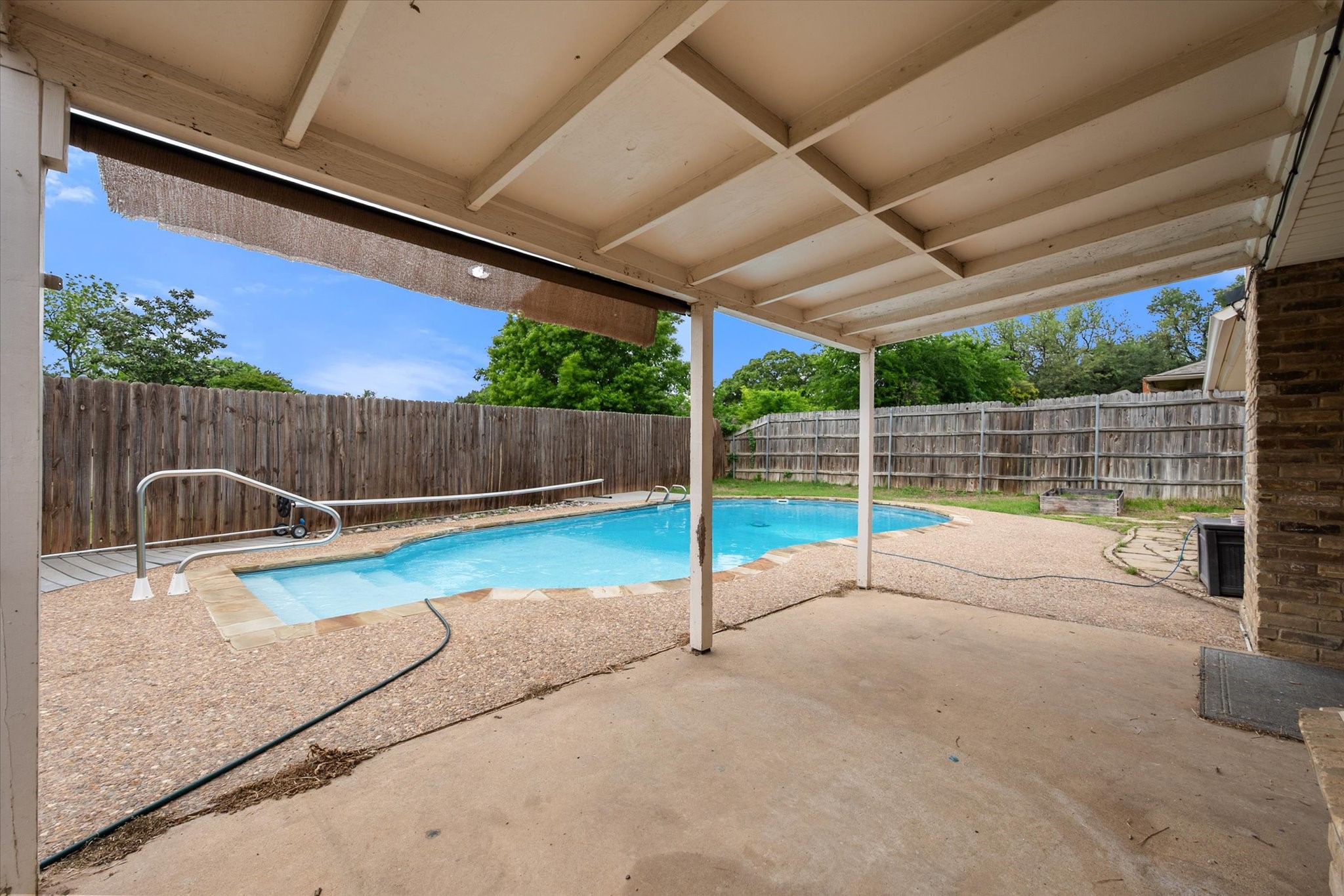 213 Meadowhill Drive, Benbrook, TX, 76126