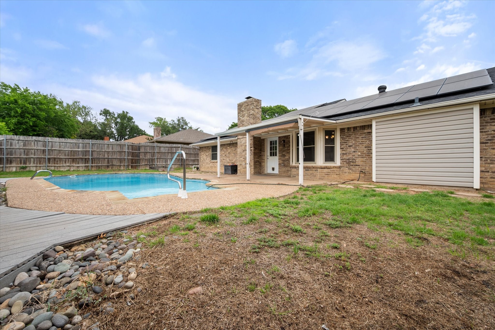 213 Meadowhill Drive, Benbrook, TX, 76126