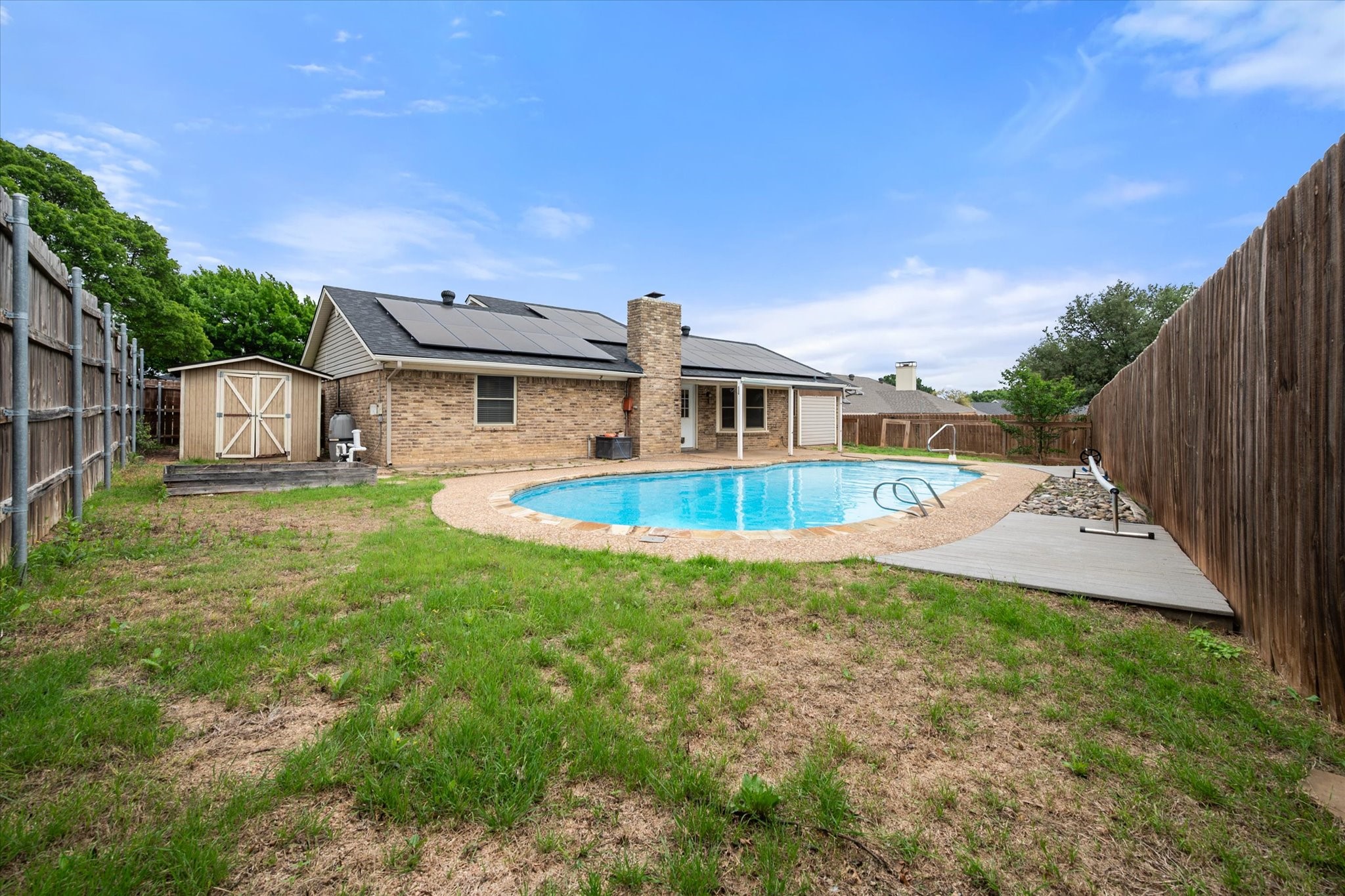 213 Meadowhill Drive, Benbrook, TX, 76126