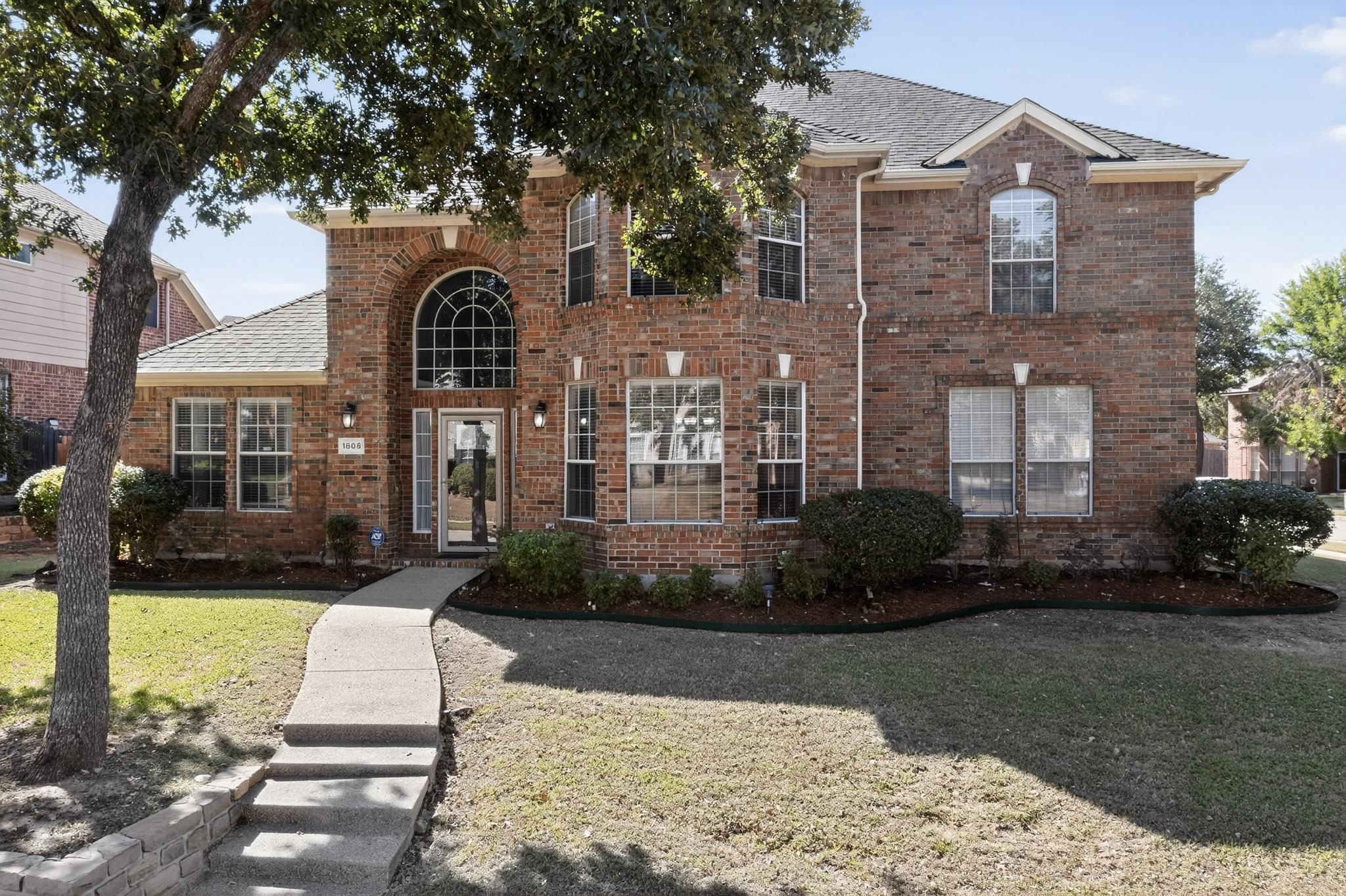 Property photo 01 of 1808 Paddington Court, Arlington, TX 76017 | MLS #21250034