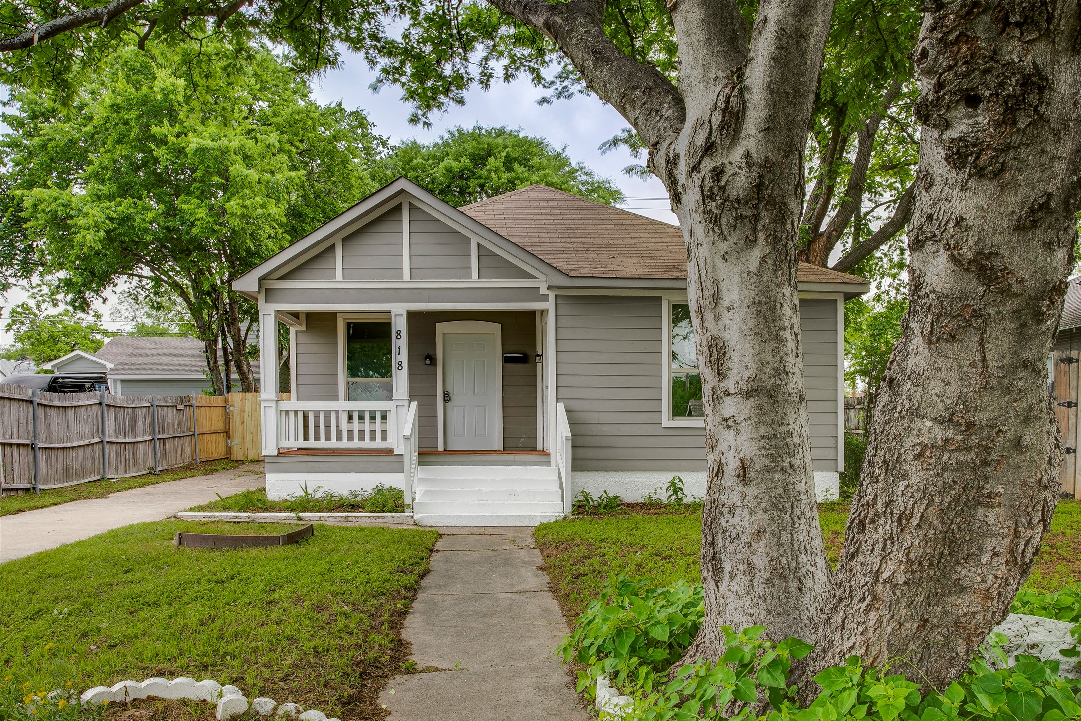 818 E Woodin Boulevard, Dallas, TX, 75216