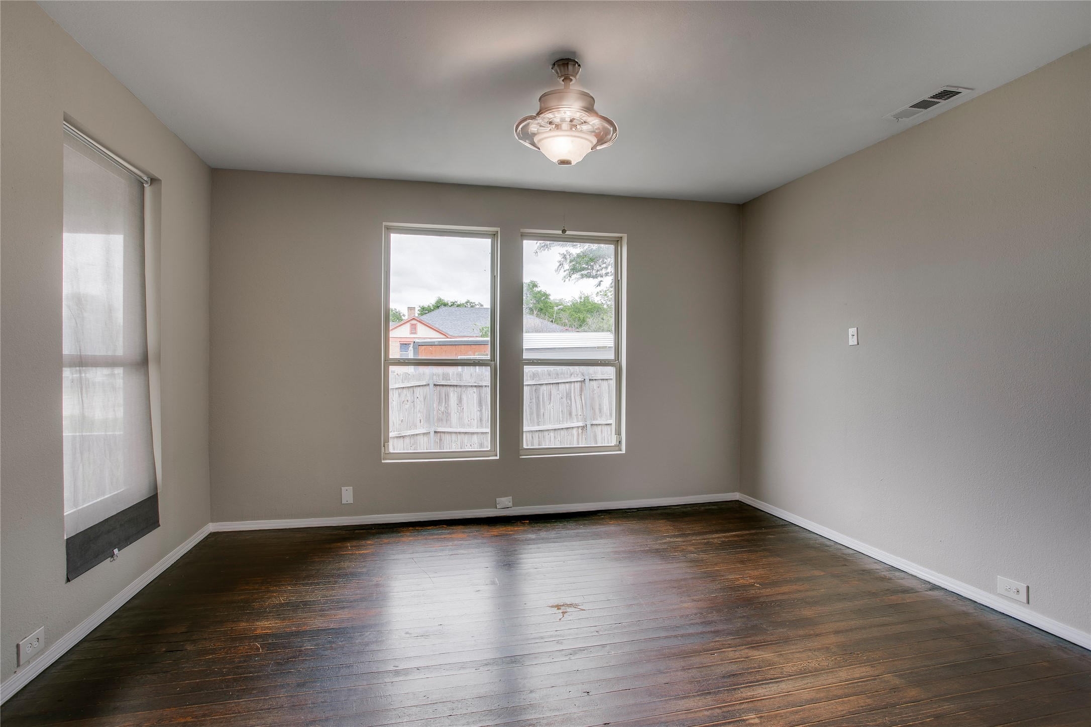 818 E Woodin Boulevard, Dallas, TX, 75216