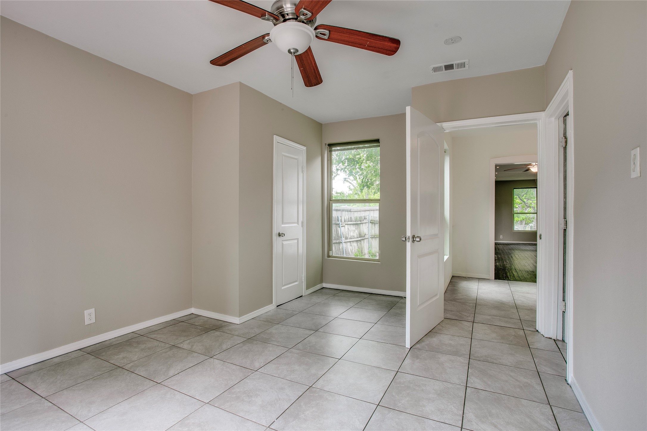 818 E Woodin Boulevard, Dallas, TX, 75216