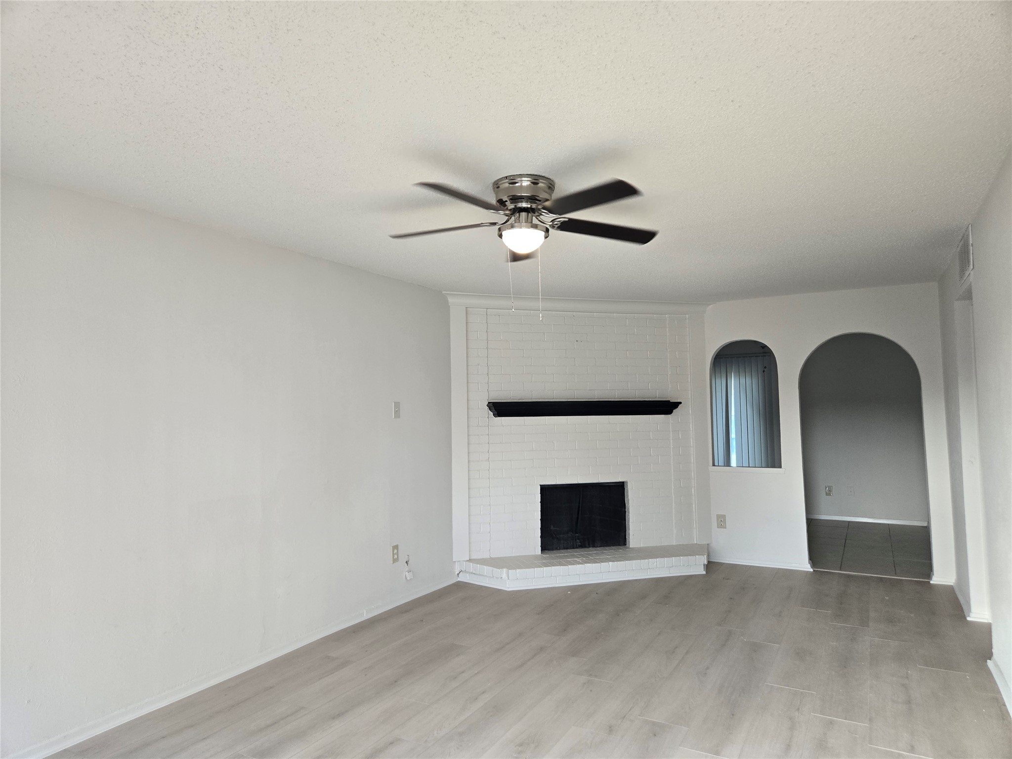 Property photo 02 of 1617 Meridian Way, Garland, TX 75040 | MLS #21250585