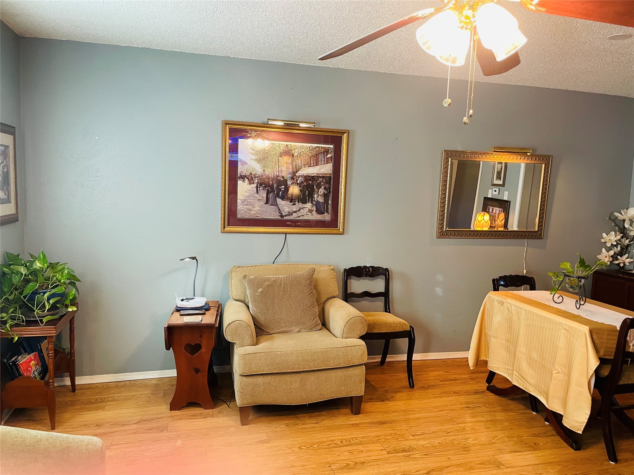 Property photo 03 of 518 Pecan Acres Court, Arlington, TX 76013 | MLS #21250635