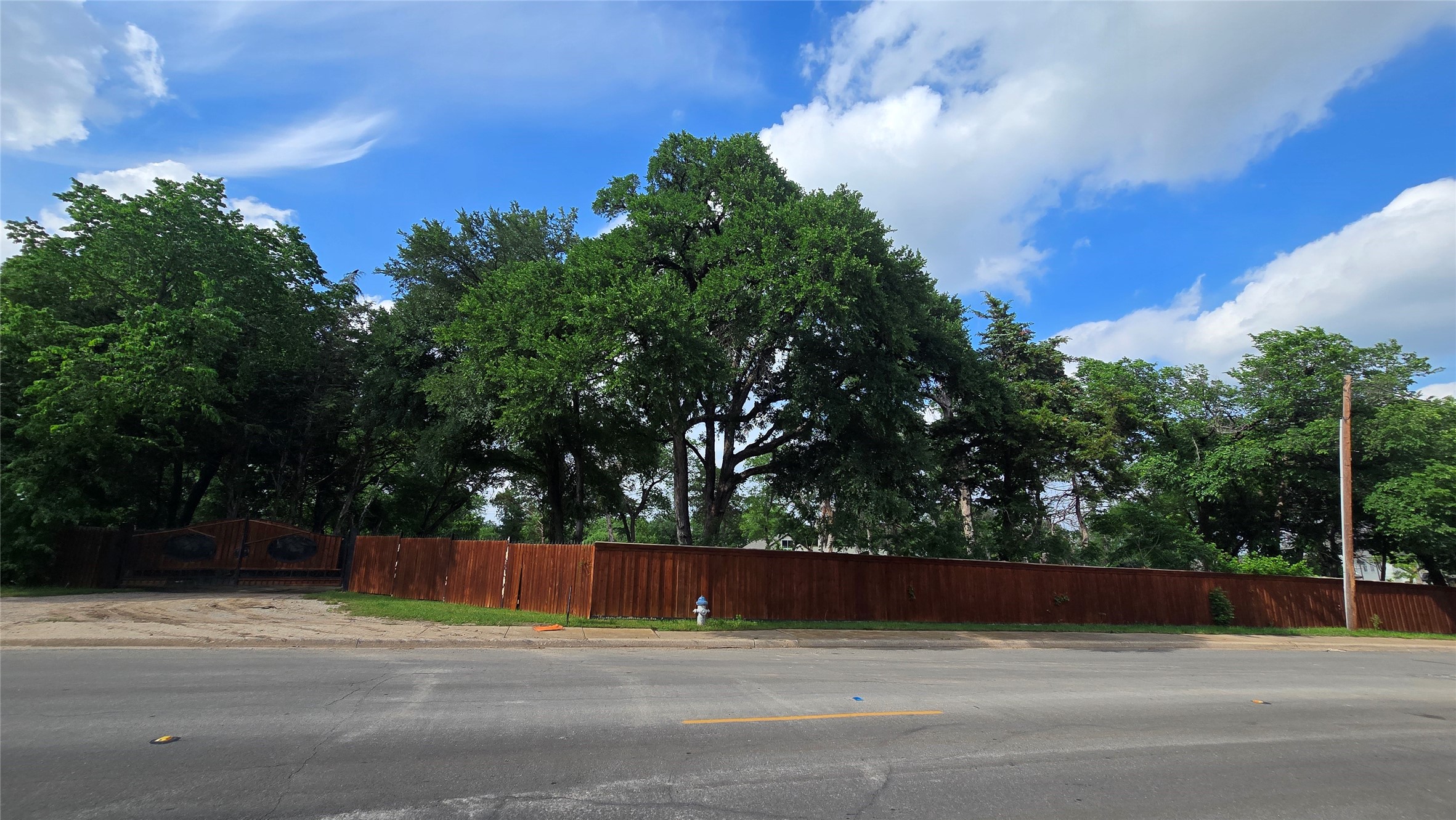 2401 Gibbs Williams Road, Dallas, TX, 75233