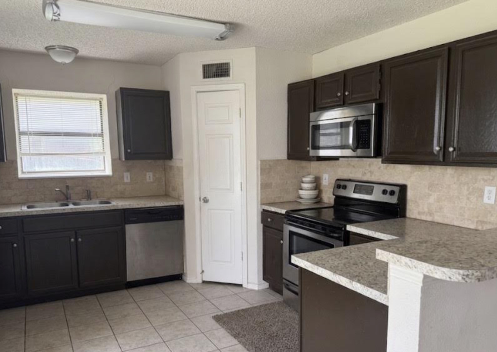 4737 Hollow Tree Drive, Arlington, TX, 76018