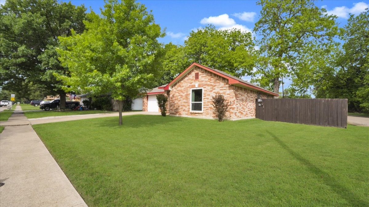 Property photo 03 of 535 Jean Drive, Seagoville, TX 75159 | MLS #21250800