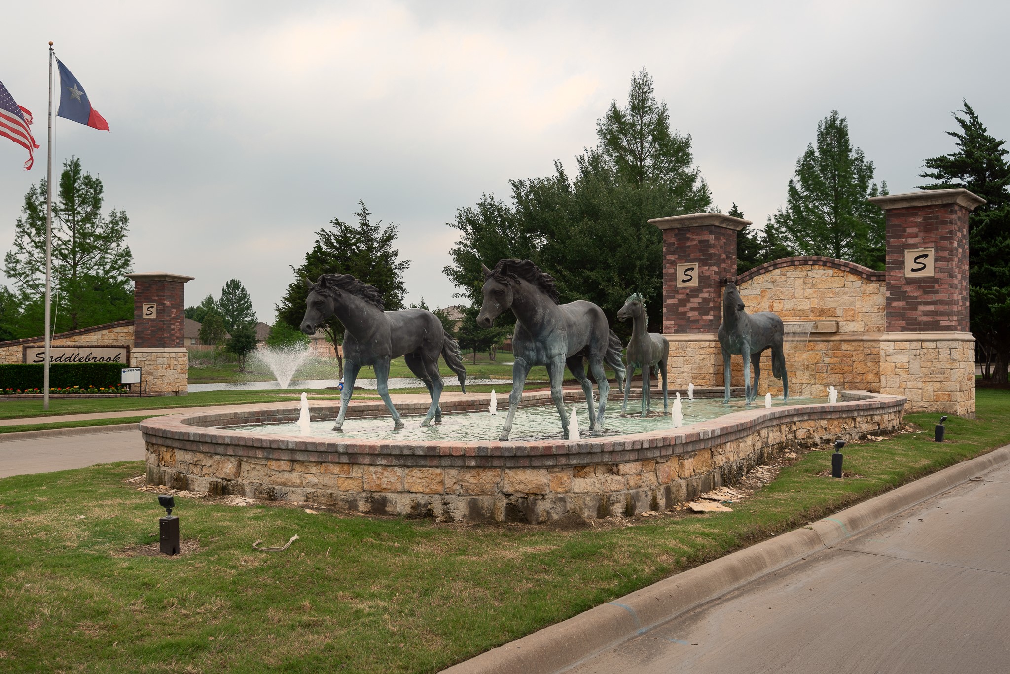 107 Manor Lane, Waxahachie, TX, 75165