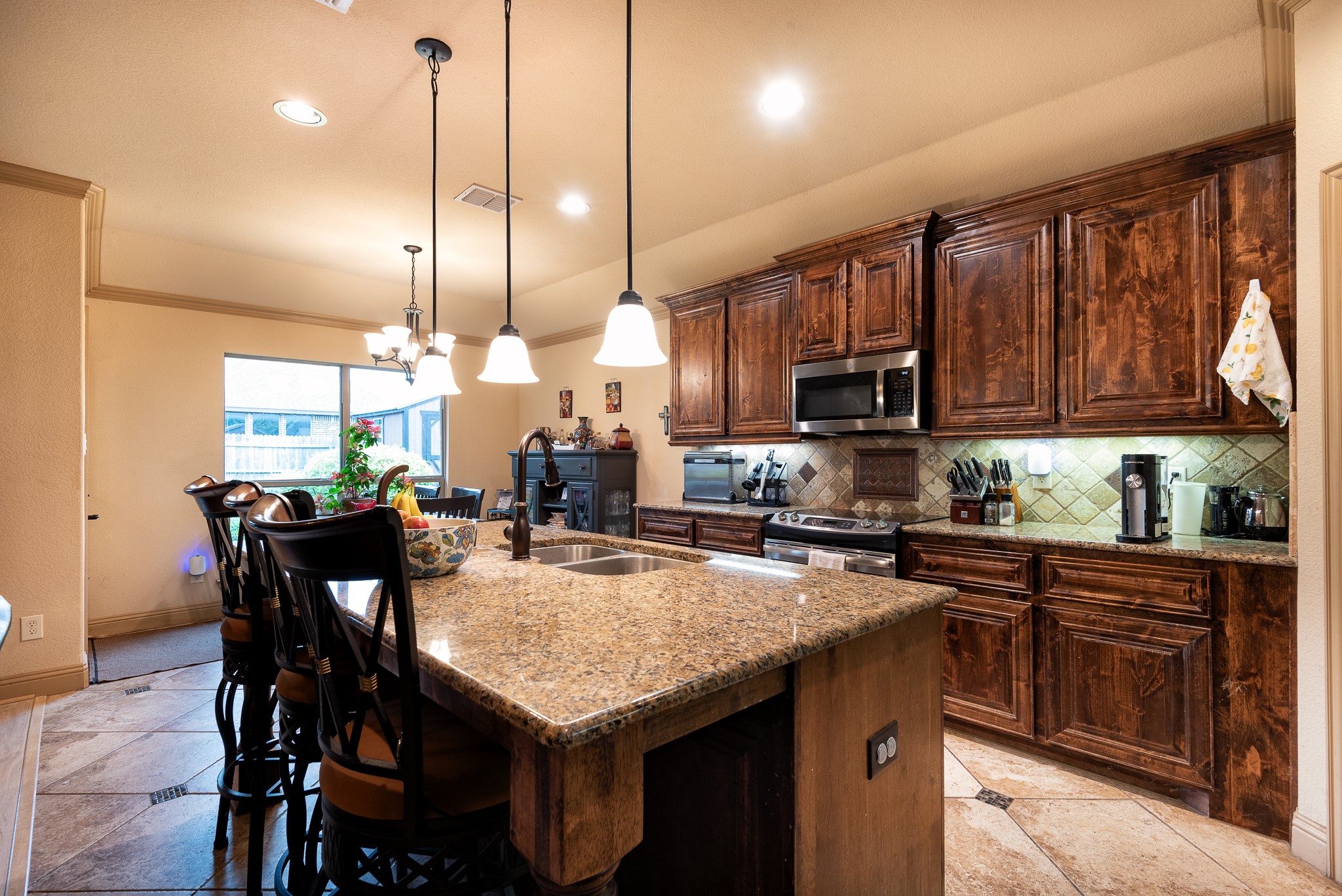 107 Manor Lane, Waxahachie, TX, 75165