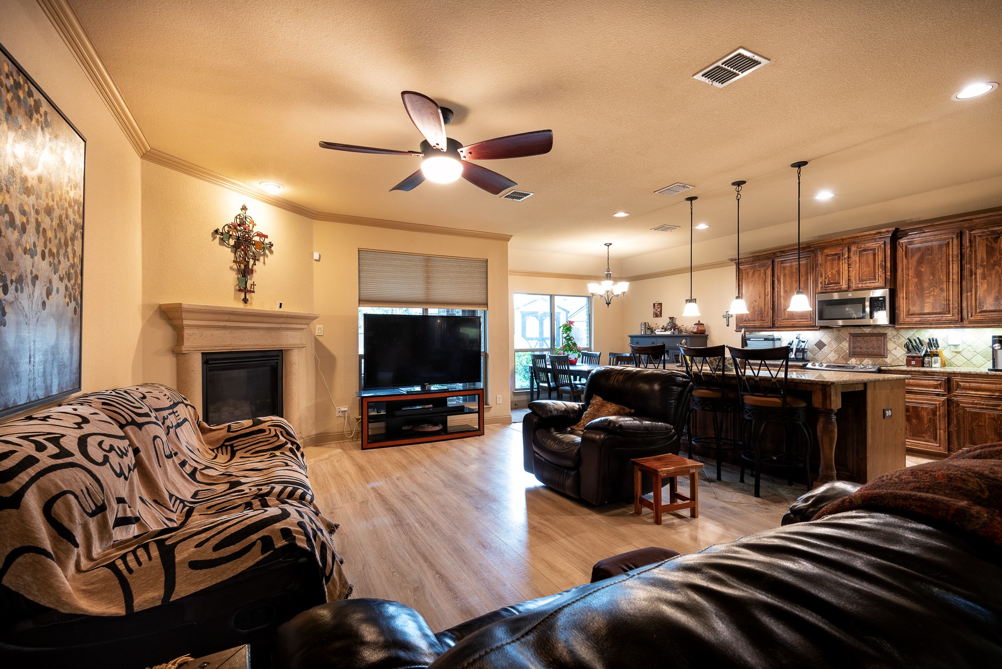 107 Manor Lane, Waxahachie, TX, 75165