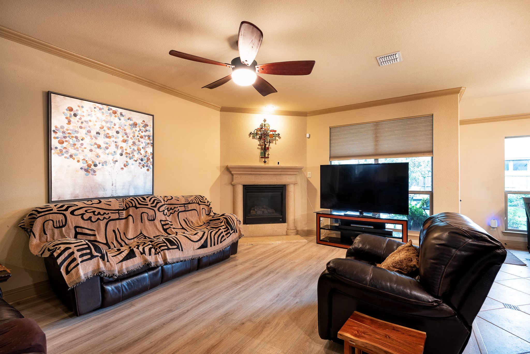 107 Manor Lane, Waxahachie, TX, 75165