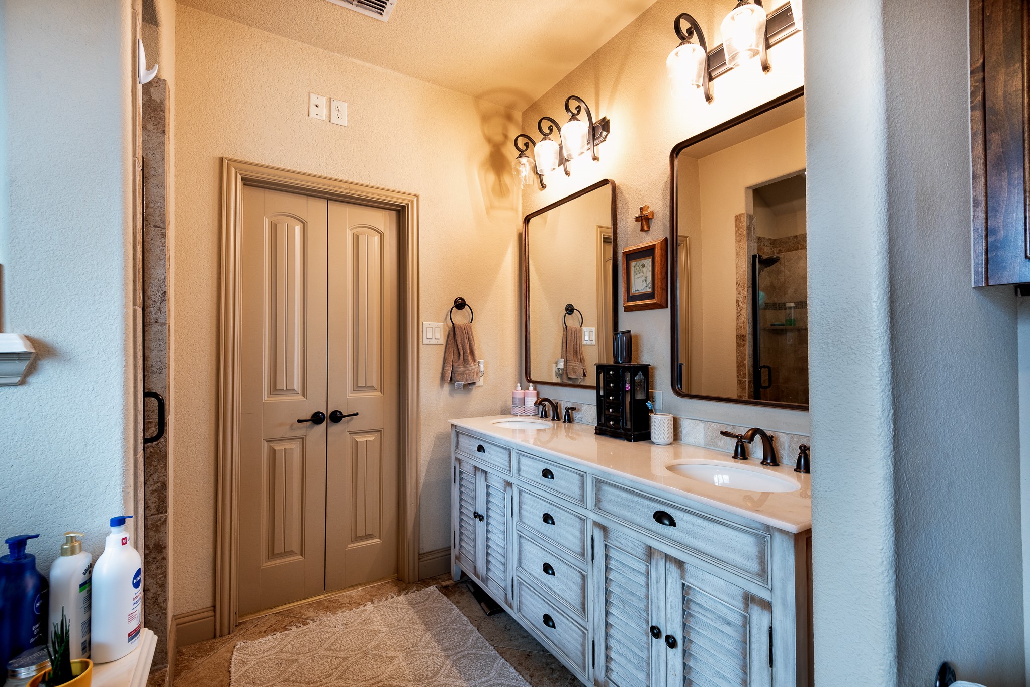 107 Manor Lane, Waxahachie, TX, 75165