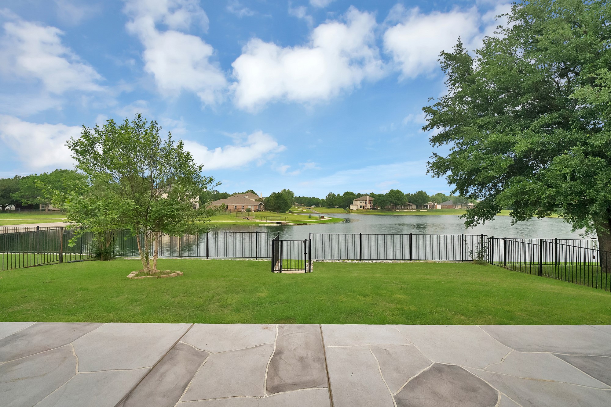 Property photo 01 of 2609 Loon Lake Road, Denton, TX 76210 | MLS #21251069