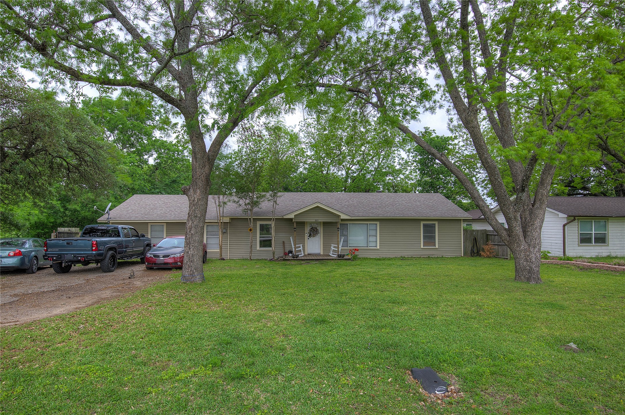 Property photo 03 of 601 N 4th Street Wills, Point, TX 75169 | MLS #21251146