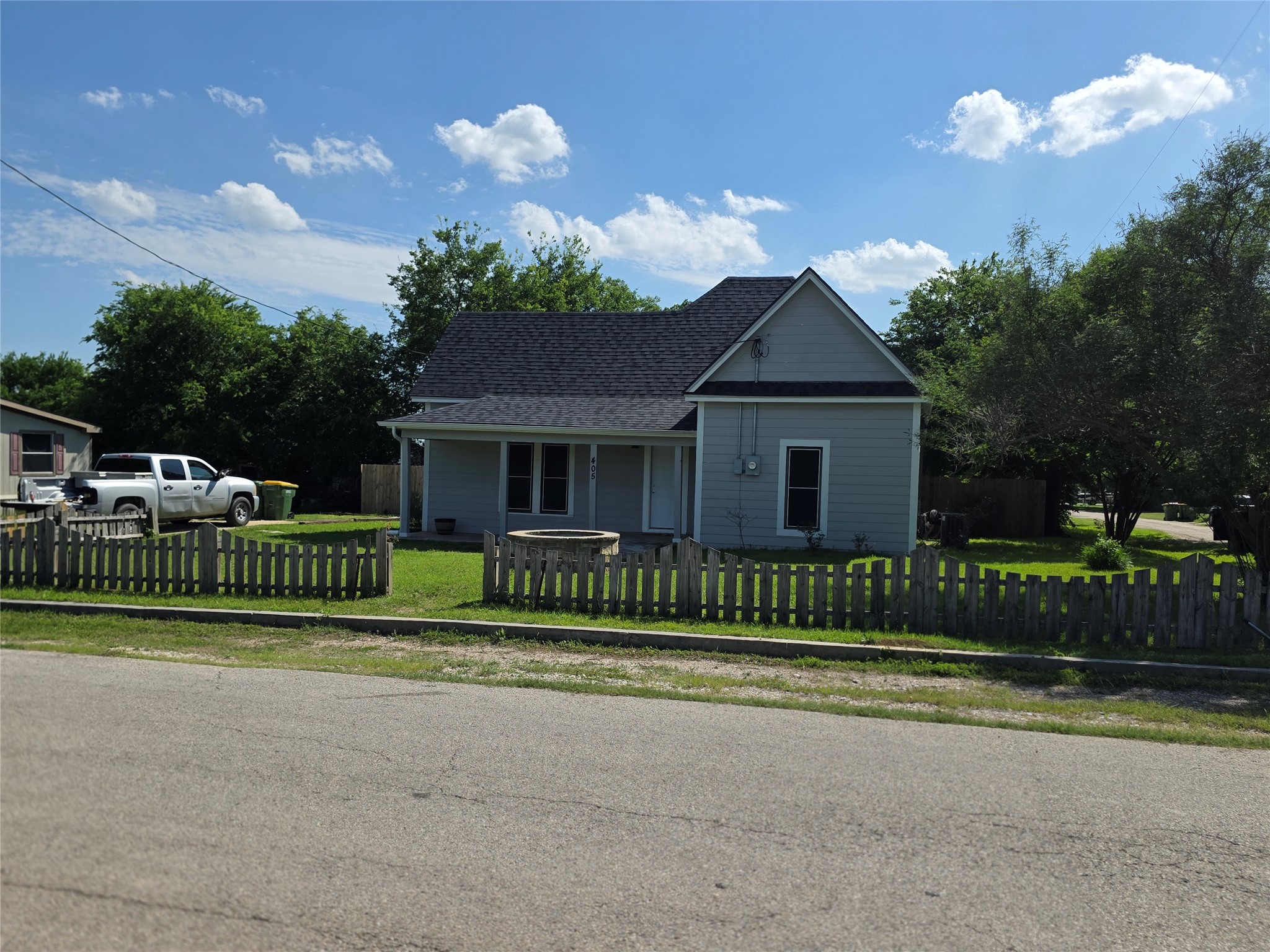 405 W Graham Street, Godley, TX, 76044