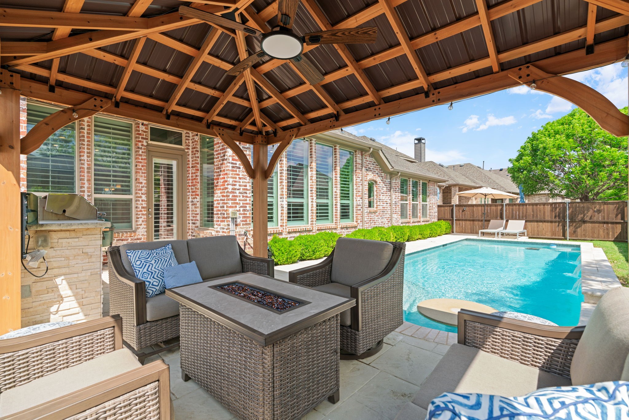 Property photo 04 of 1008 Highpoint Way, Roanoke, TX 76262 | MLS #21251599