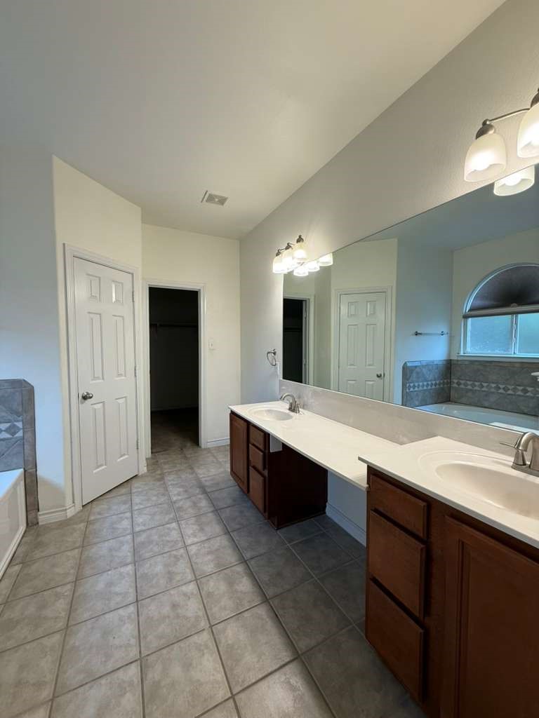 305 Moonlight Drive, Euless, TX, 76039