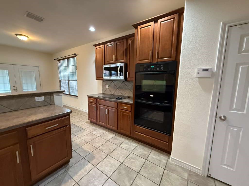 305 Moonlight Drive, Euless, TX, 76039
