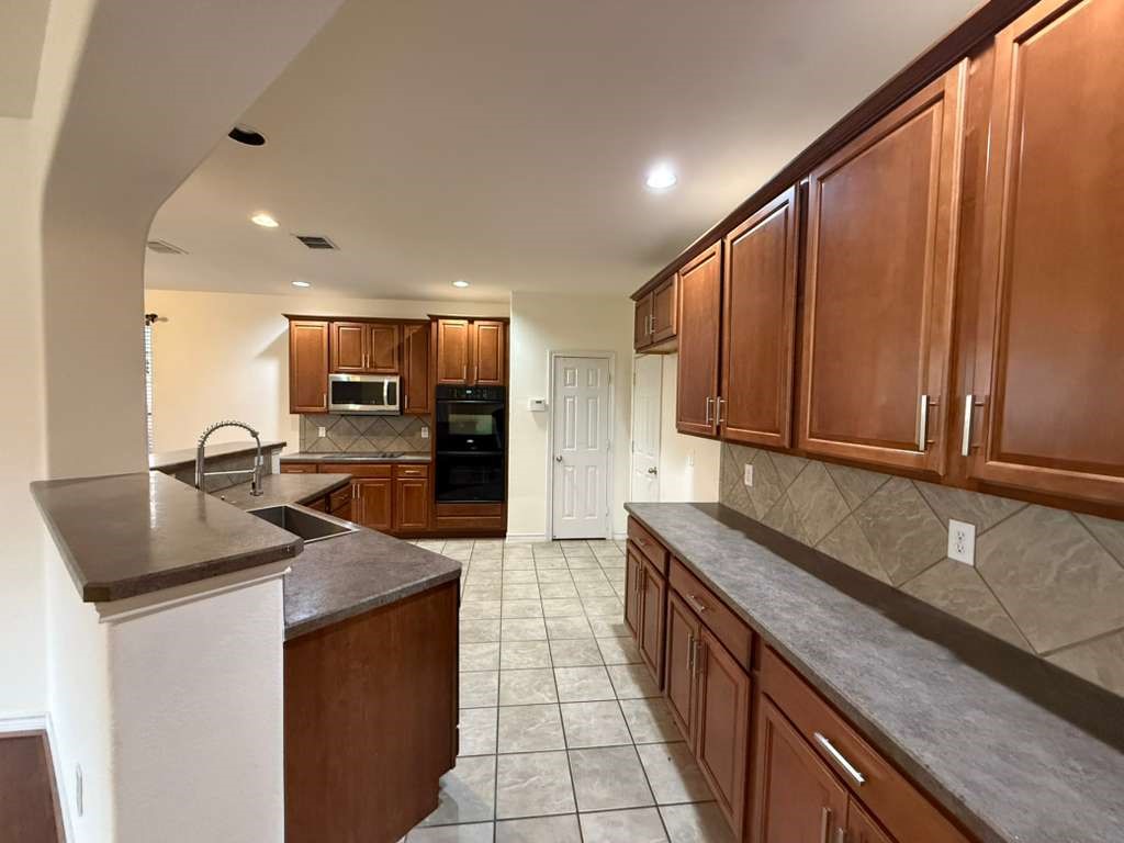305 Moonlight Drive, Euless, TX, 76039