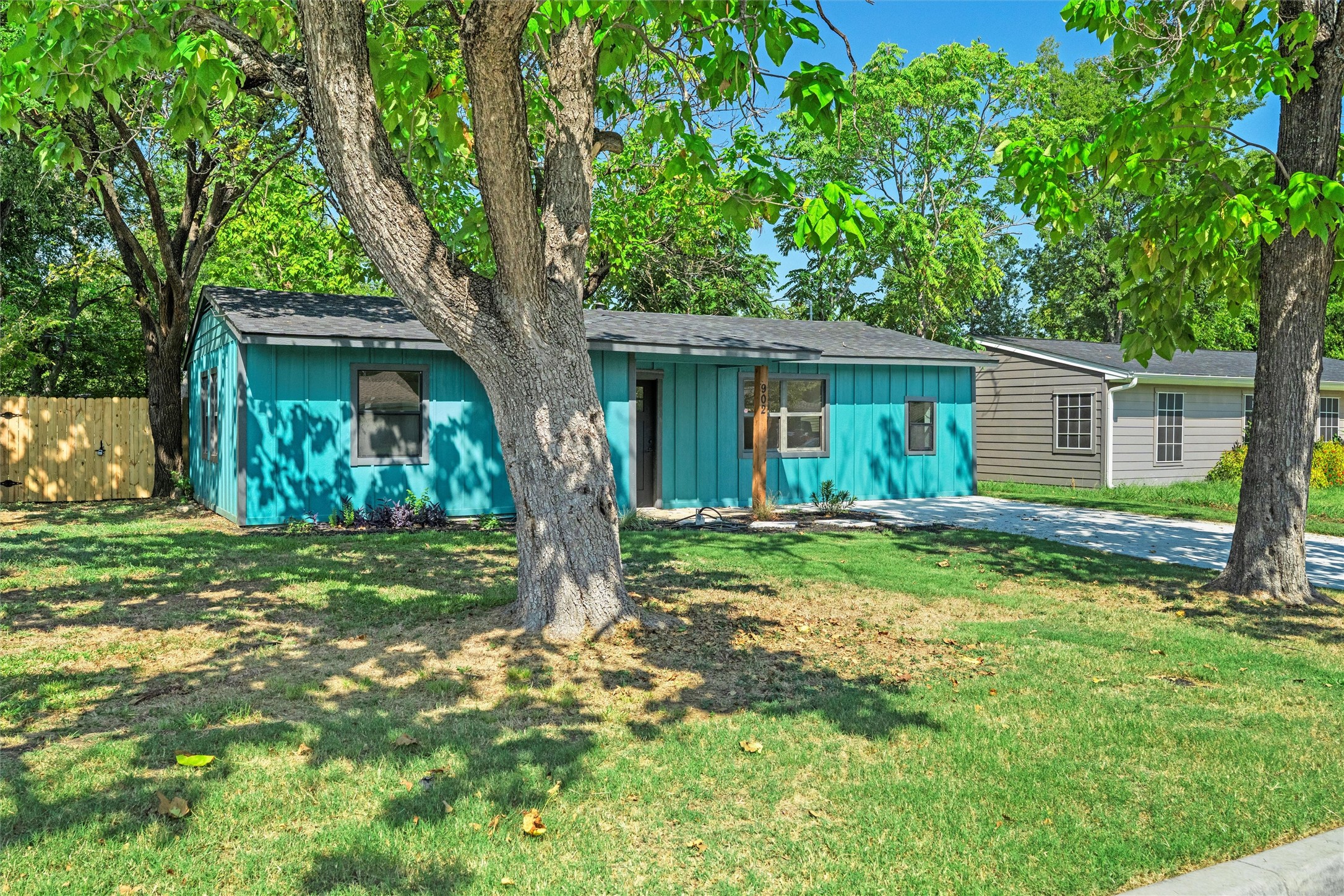 902 Skylark Drive, Arlington, TX, 76010