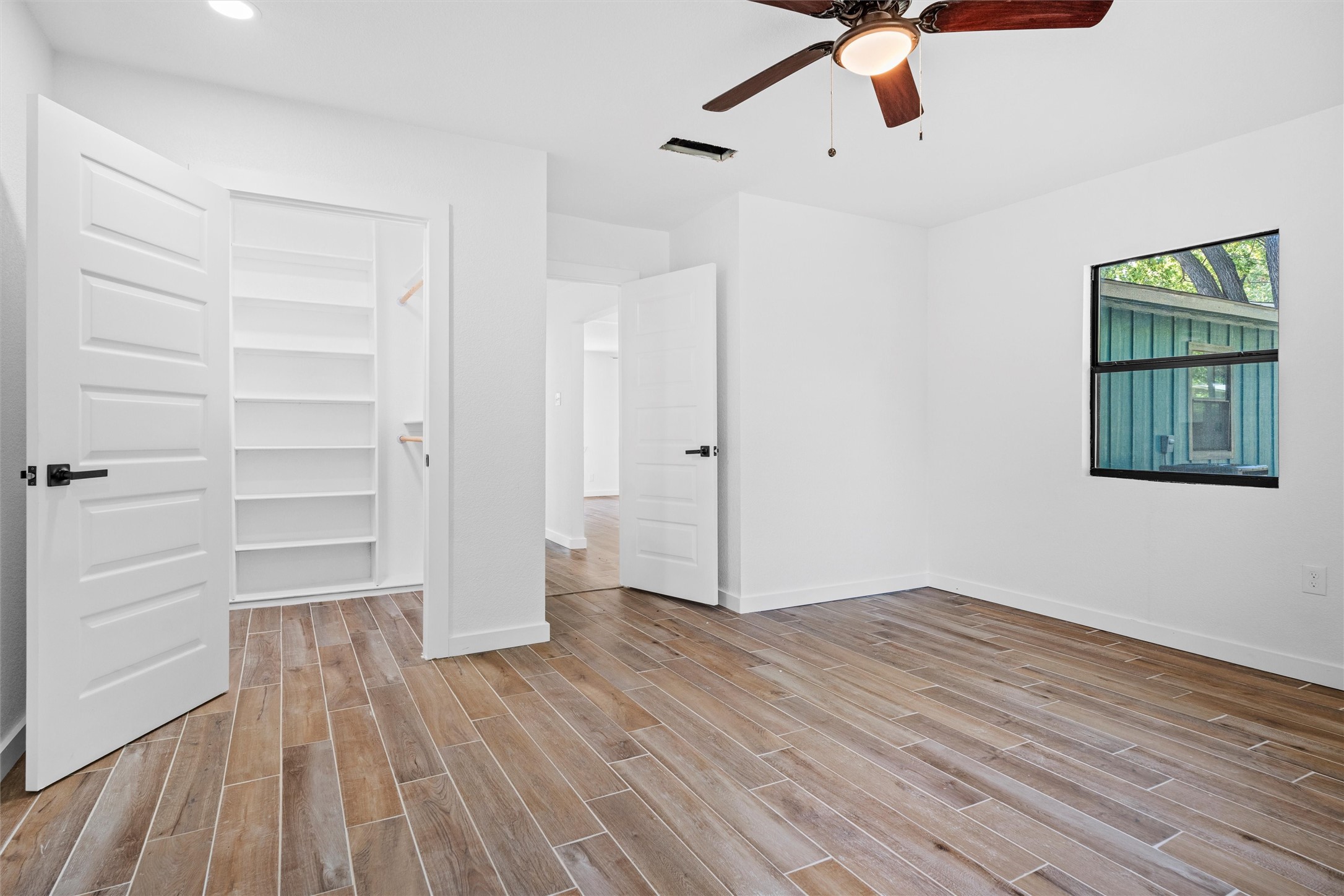 902 Skylark Drive, Arlington, TX, 76010