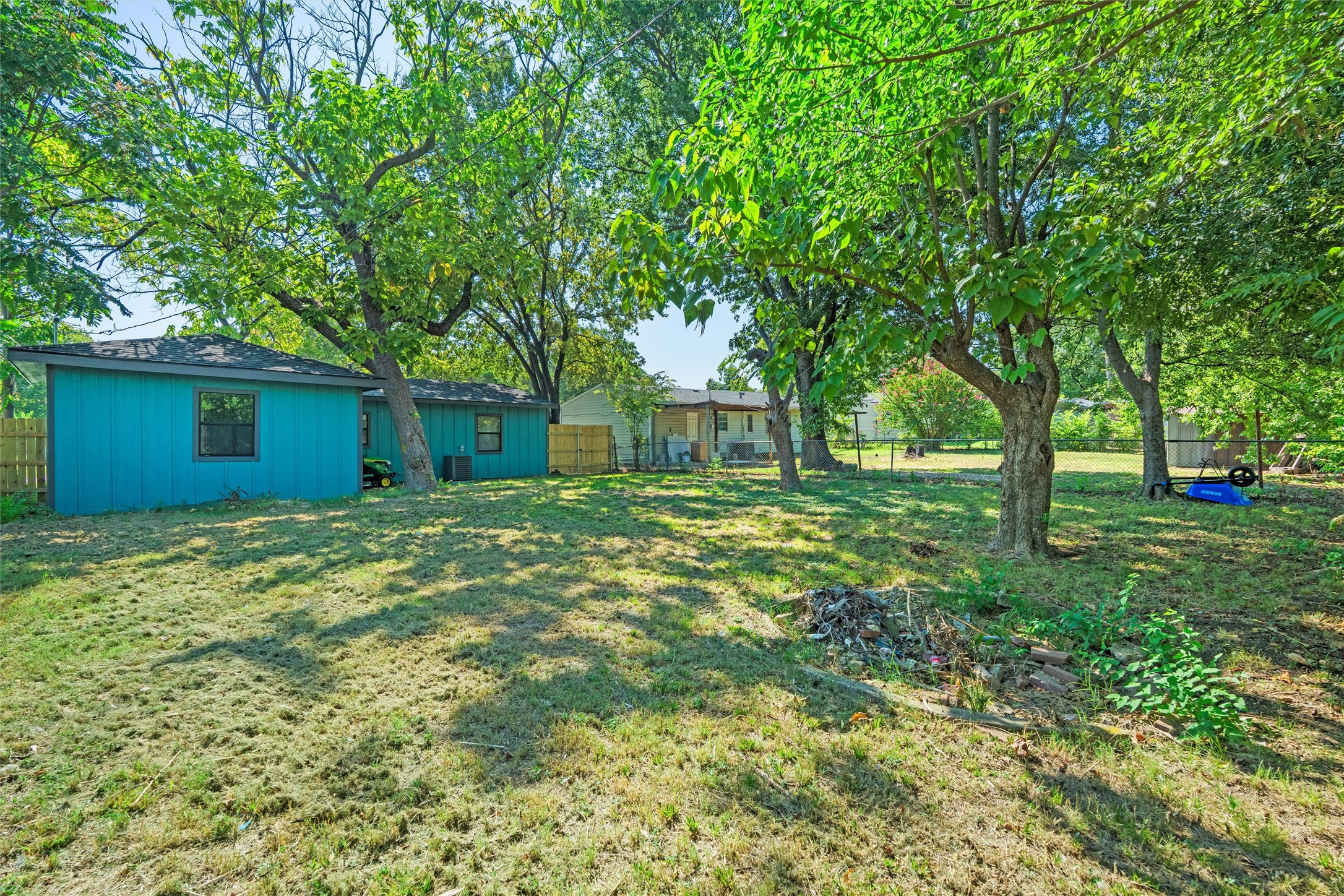 902 Skylark Drive, Arlington, TX, 76010