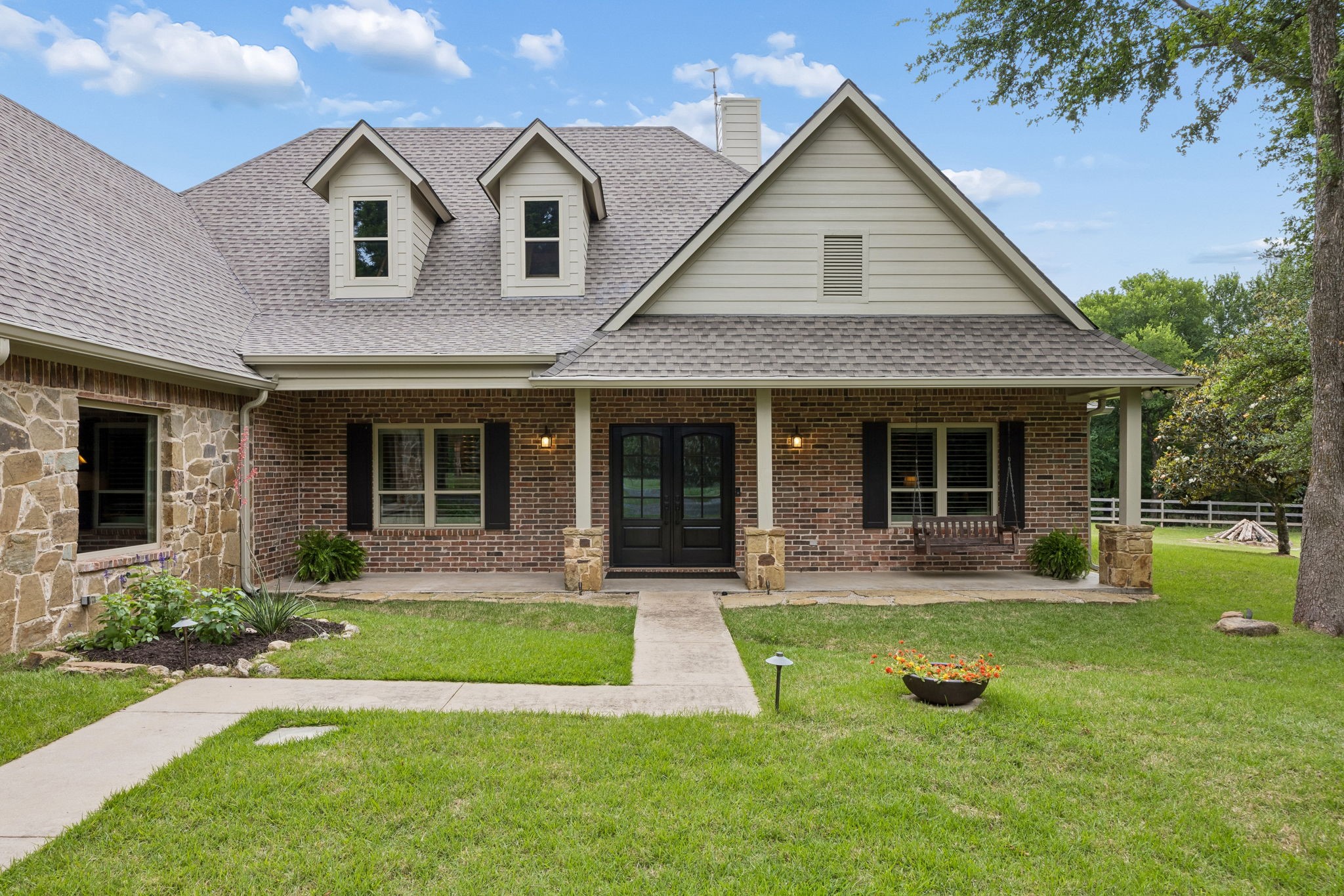 Property photo 02 of 1728 Private Road 5042 | MLS #21252292