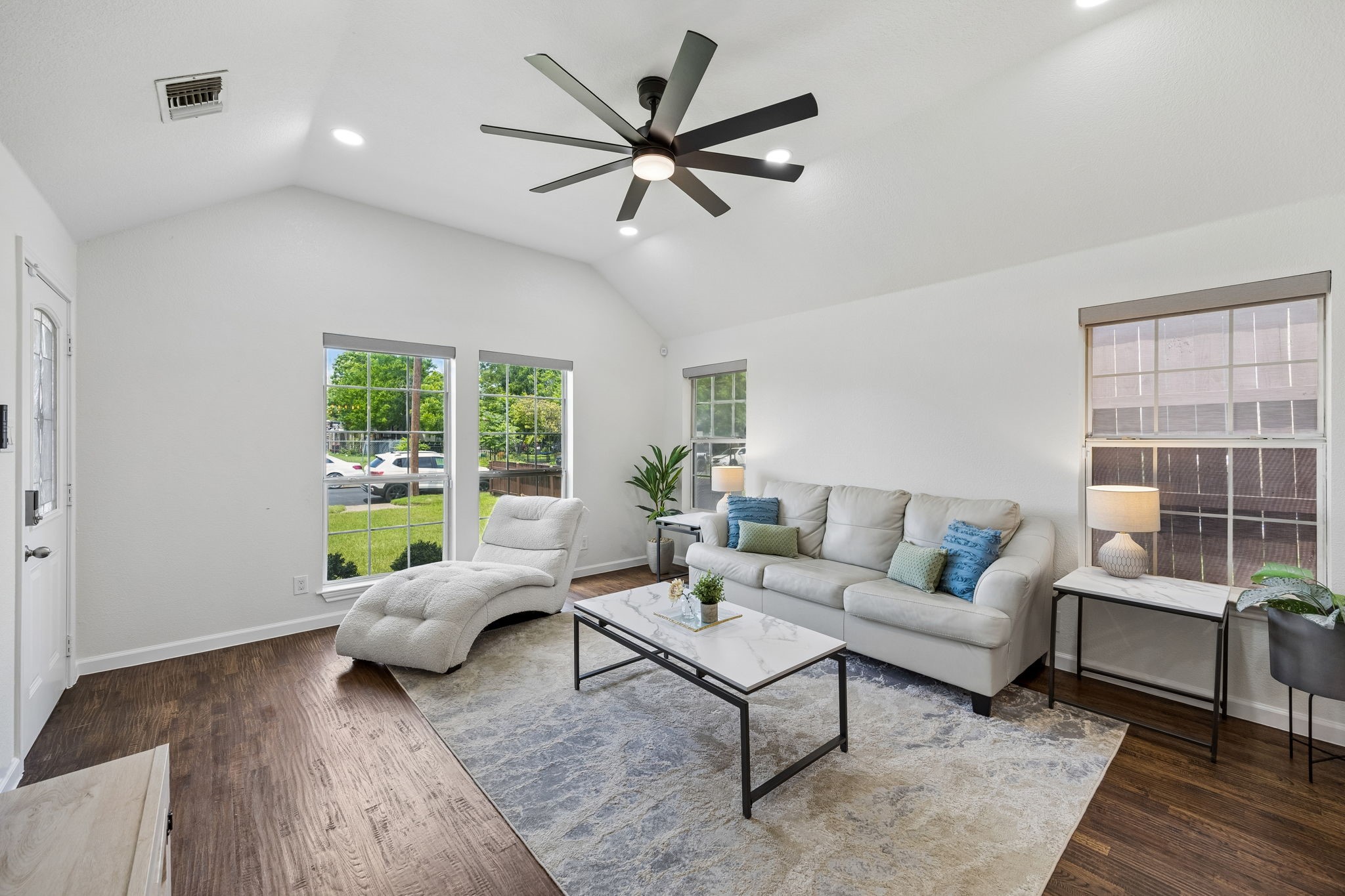 630 W Neely Street, Dallas, TX, 75208
