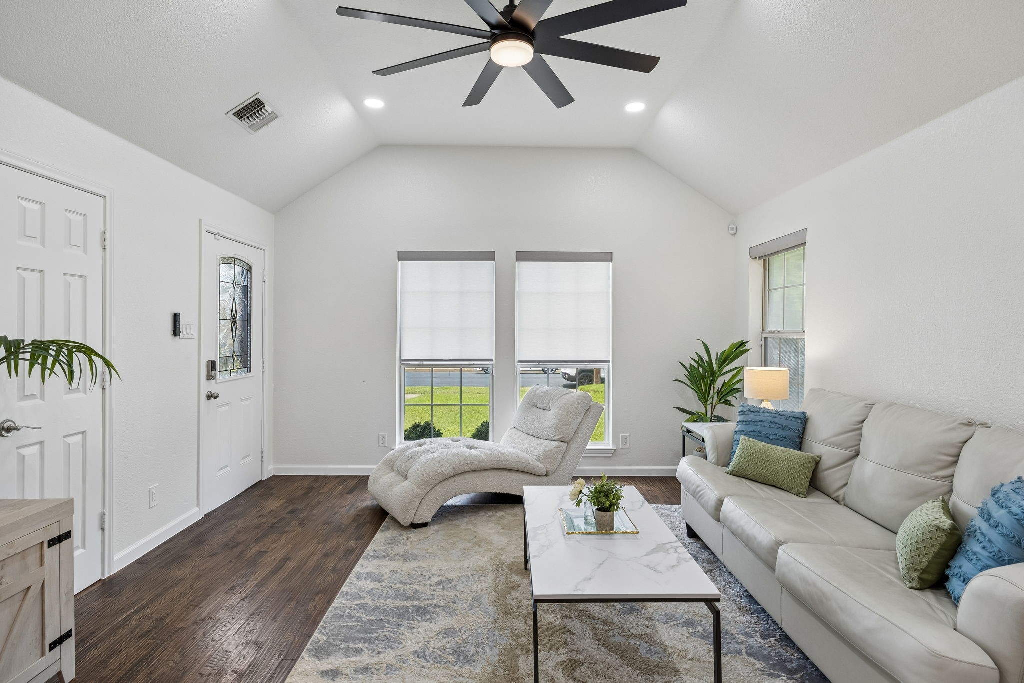630 W Neely Street, Dallas, TX, 75208