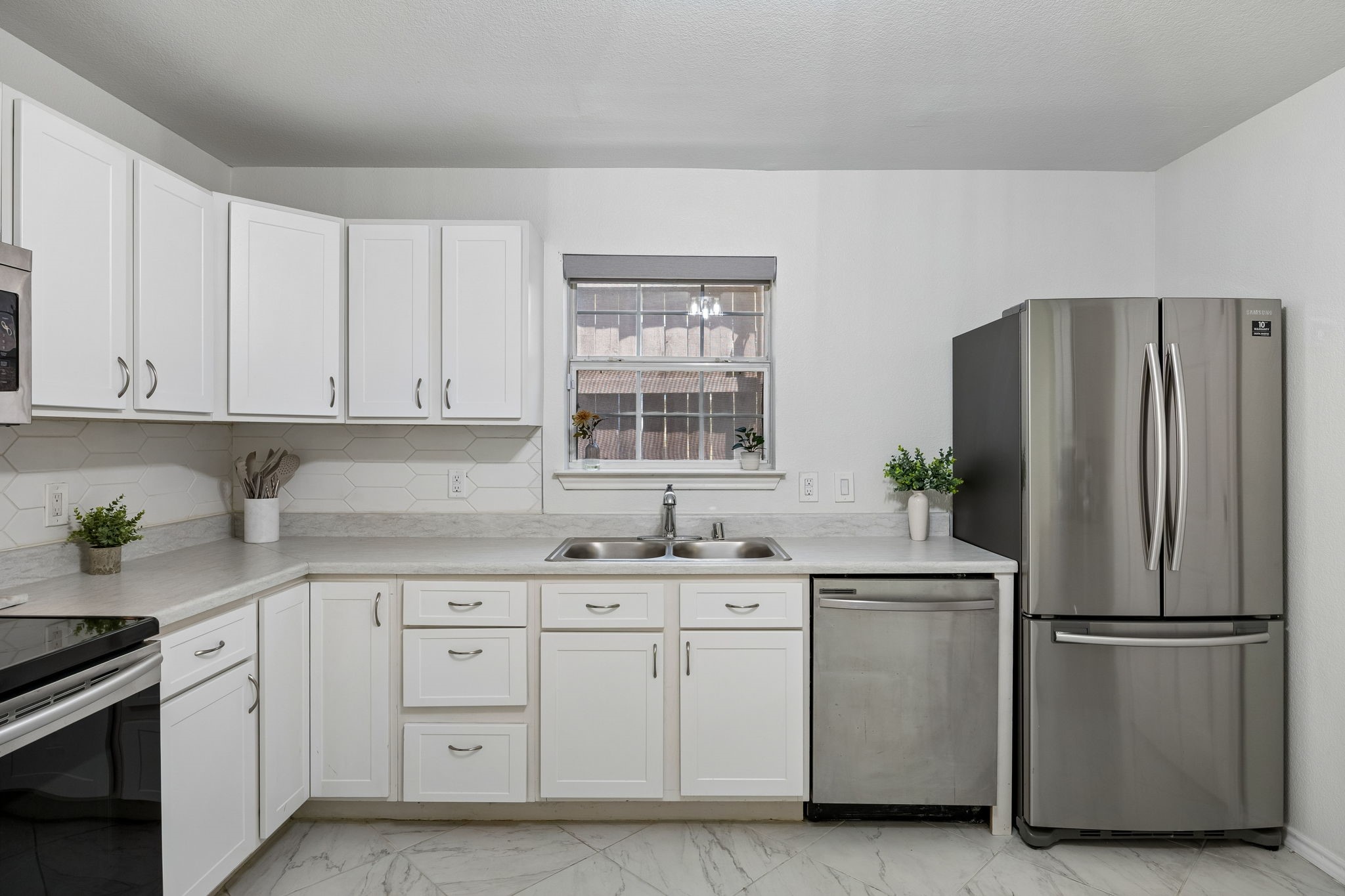 630 W Neely Street, Dallas, TX, 75208