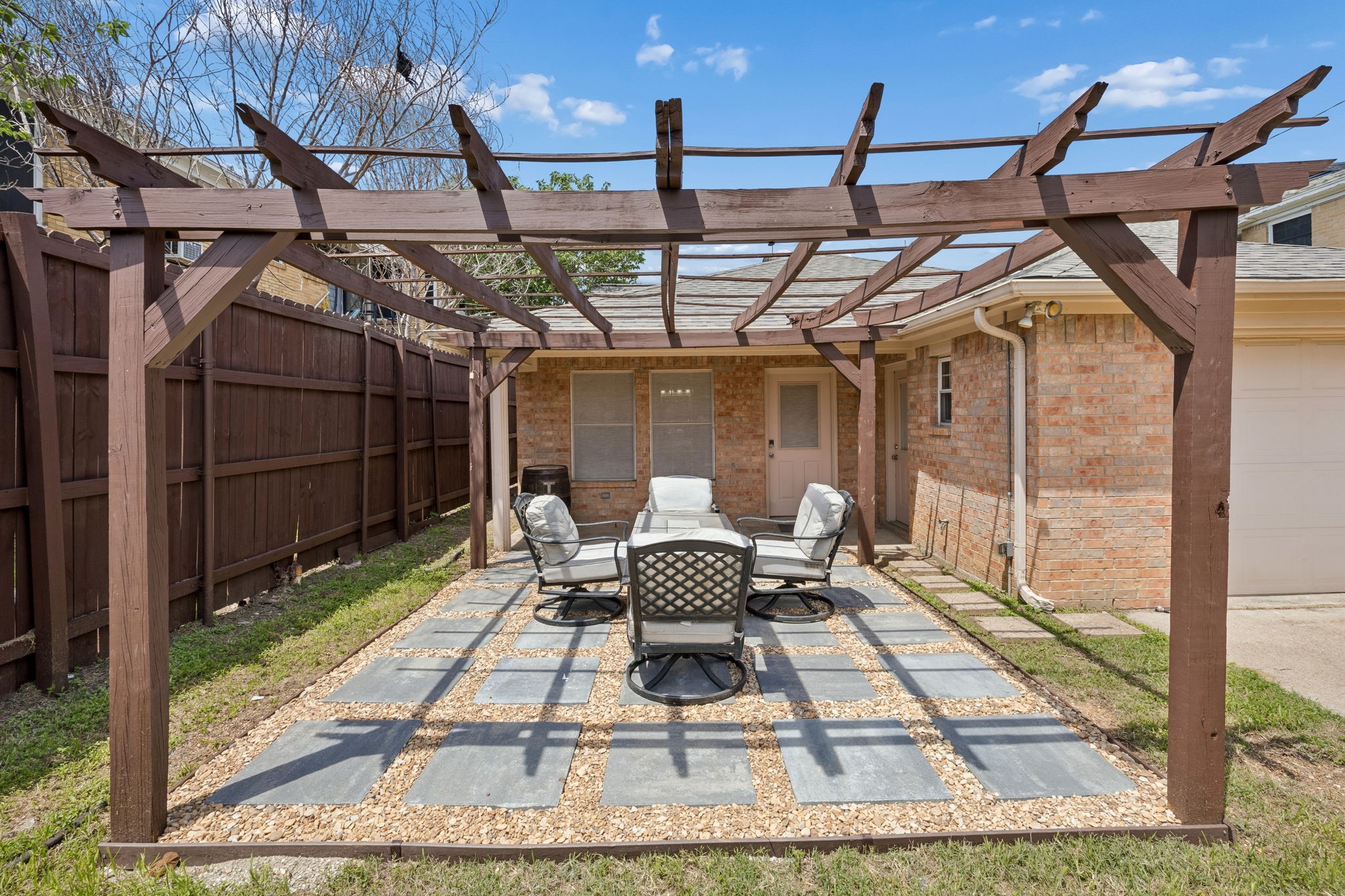630 W Neely Street, Dallas, TX, 75208
