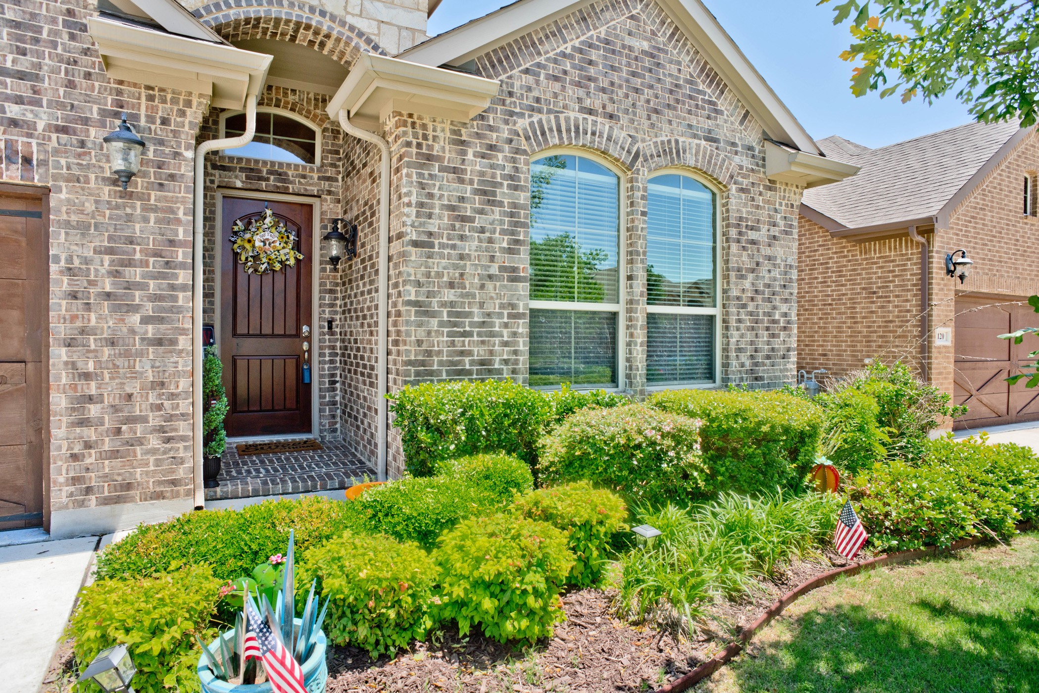 Property photo 01 of 124 Gill Point Lane, Aledo, TX 76008 | MLS #21252555