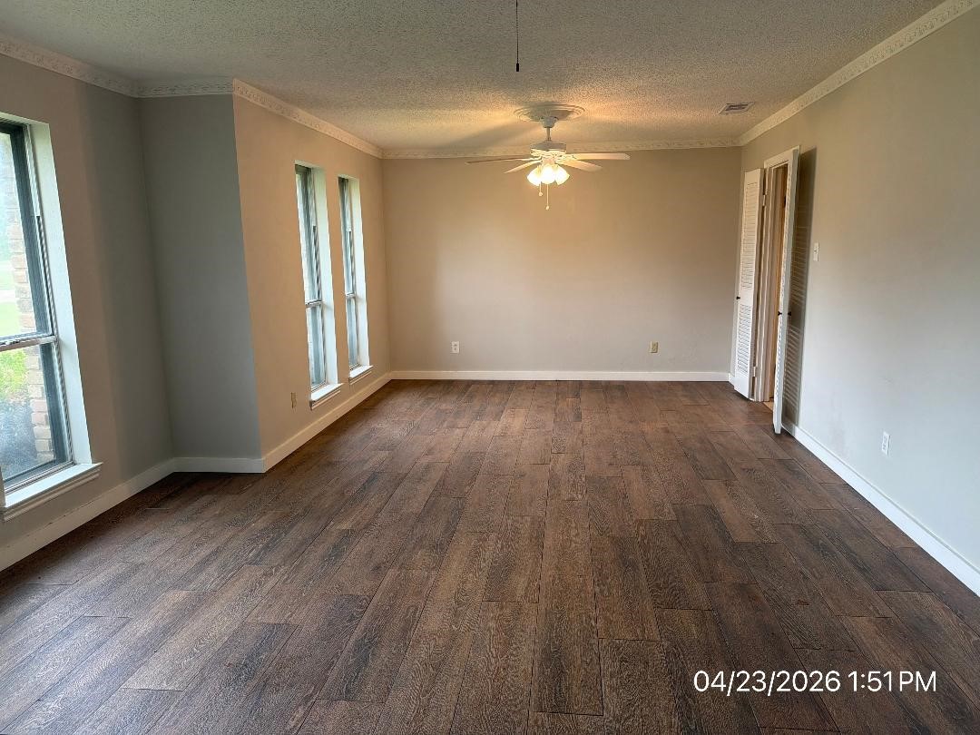 103 Red Bud Court, Oak Leaf, TX, 75154