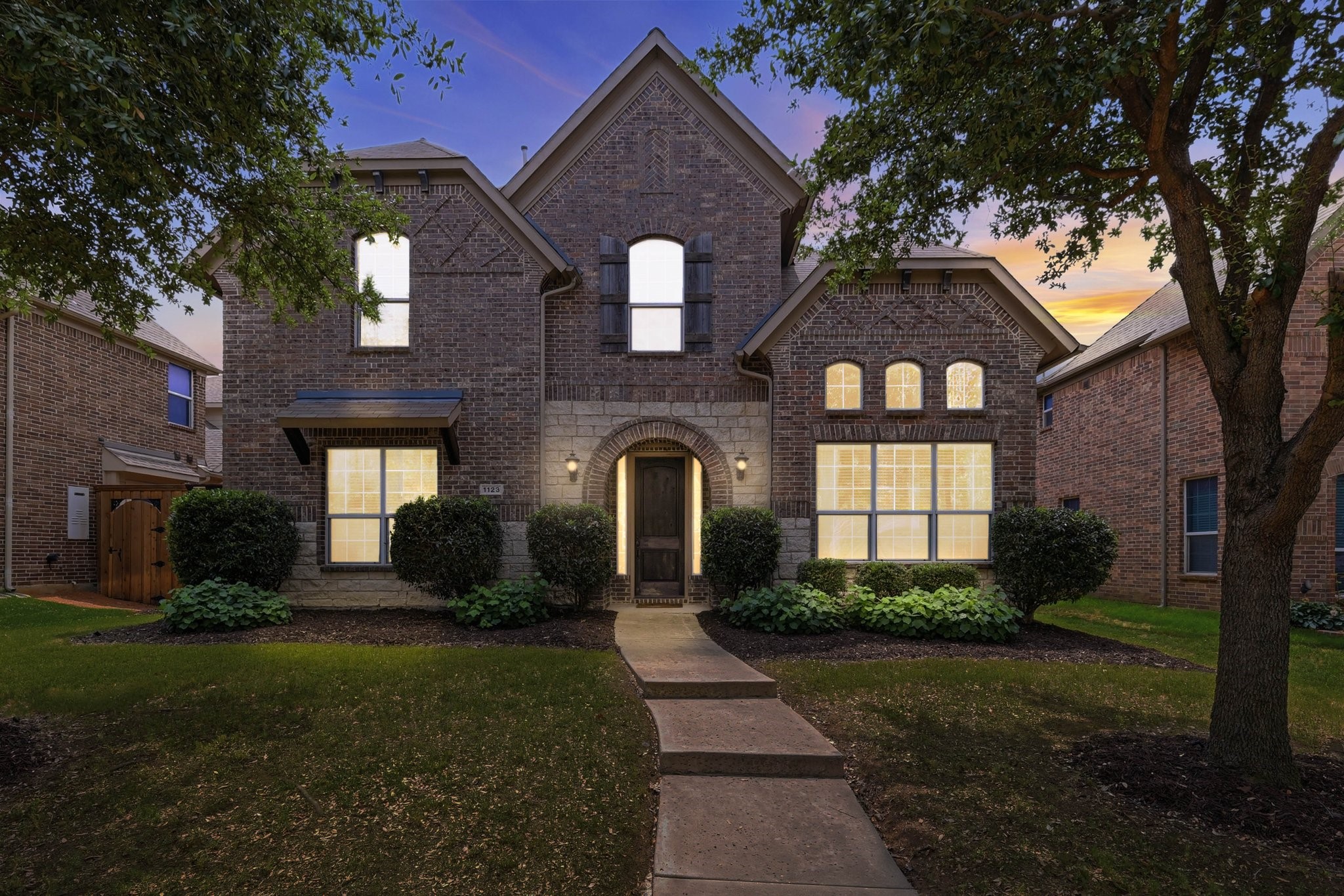 Property photo 02 of 1123 Chestnut Drive, Frisco, TX 75036 | MLS #21252868