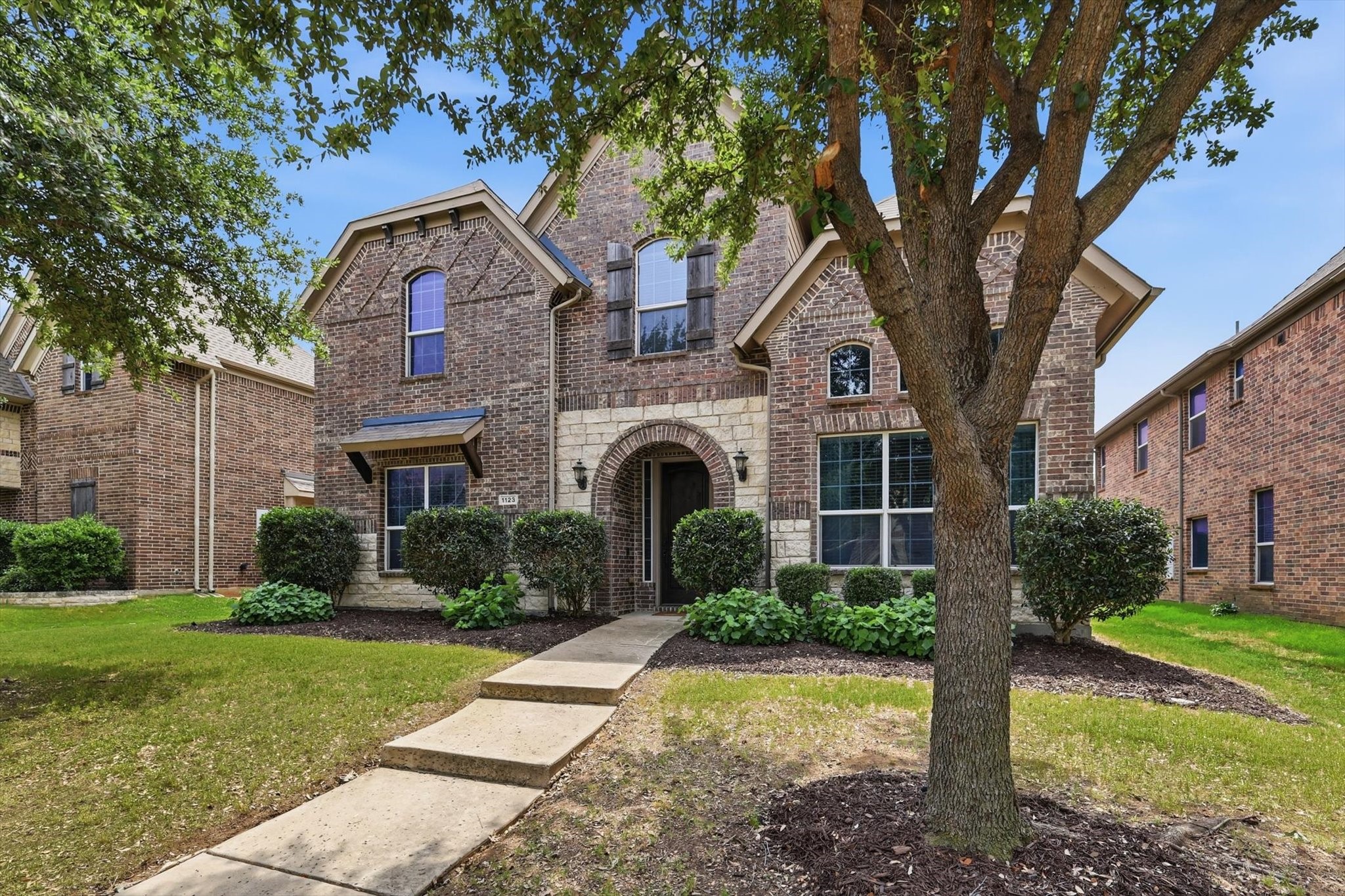 Property photo 03 of 1123 Chestnut Drive, Frisco, TX 75036 | MLS #21252868