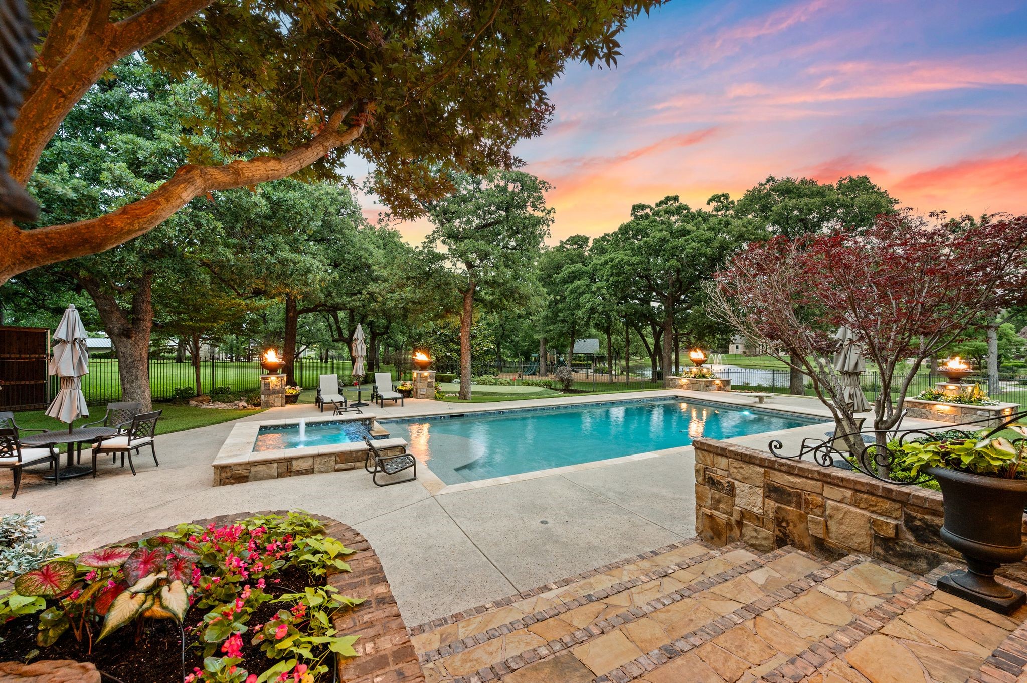 Property photo 02 of 6909 Sir Spencer Court, Colleyville, TX 76034 | MLS #21253489