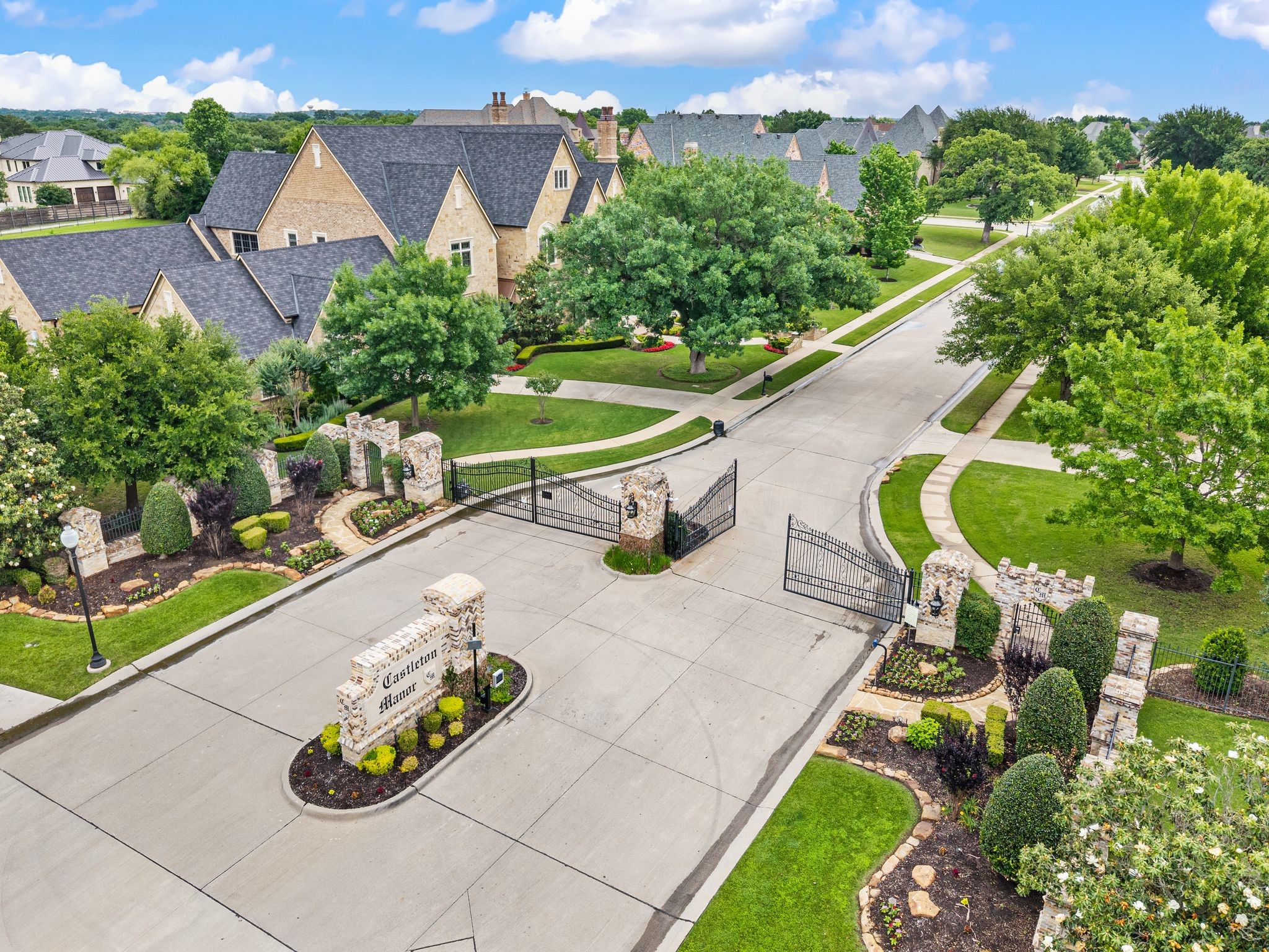 Property photo 03 of 6909 Sir Spencer Court, Colleyville, TX 76034 | MLS #21253489