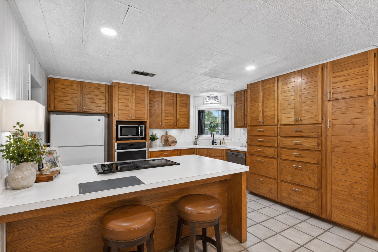 310 Navajo Trail, Gainesville, TX, 76240