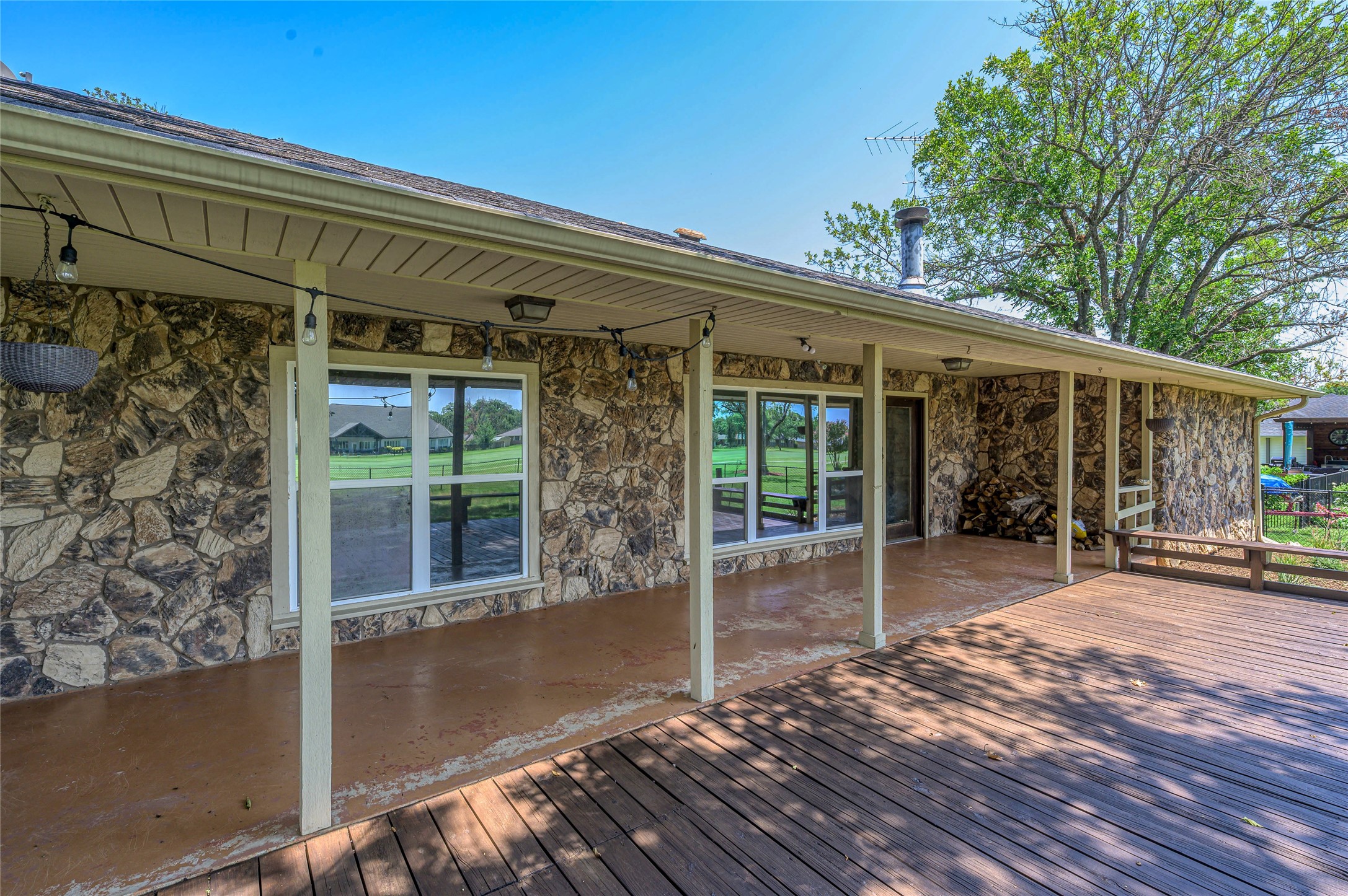 310 Navajo Trail, Gainesville, TX, 76240