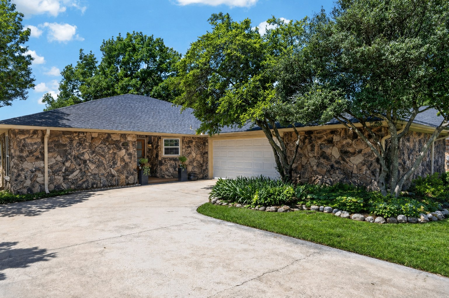 310 Navajo Trail, Gainesville, TX, 76240