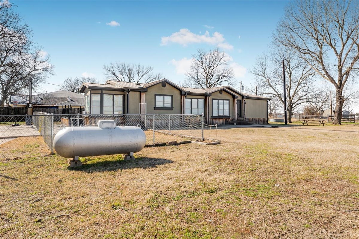 Property photo 03 of 330 Chapman Drive UNIT A Mineral, Wells, TX 76067 | MLS #21253810