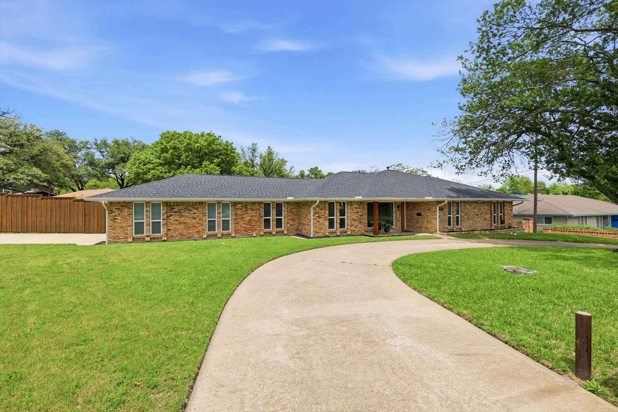 1909 W Red Bird Lane, Dallas, TX, 75232