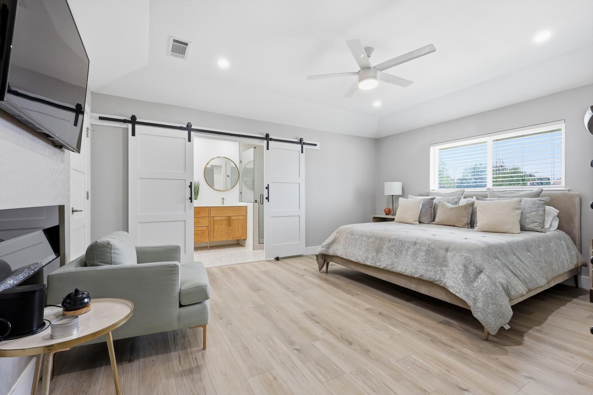 1909 W Red Bird Lane, Dallas, TX, 75232