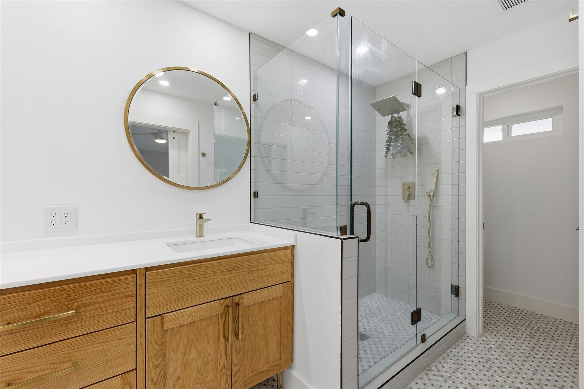 1909 W Red Bird Lane, Dallas, TX, 75232