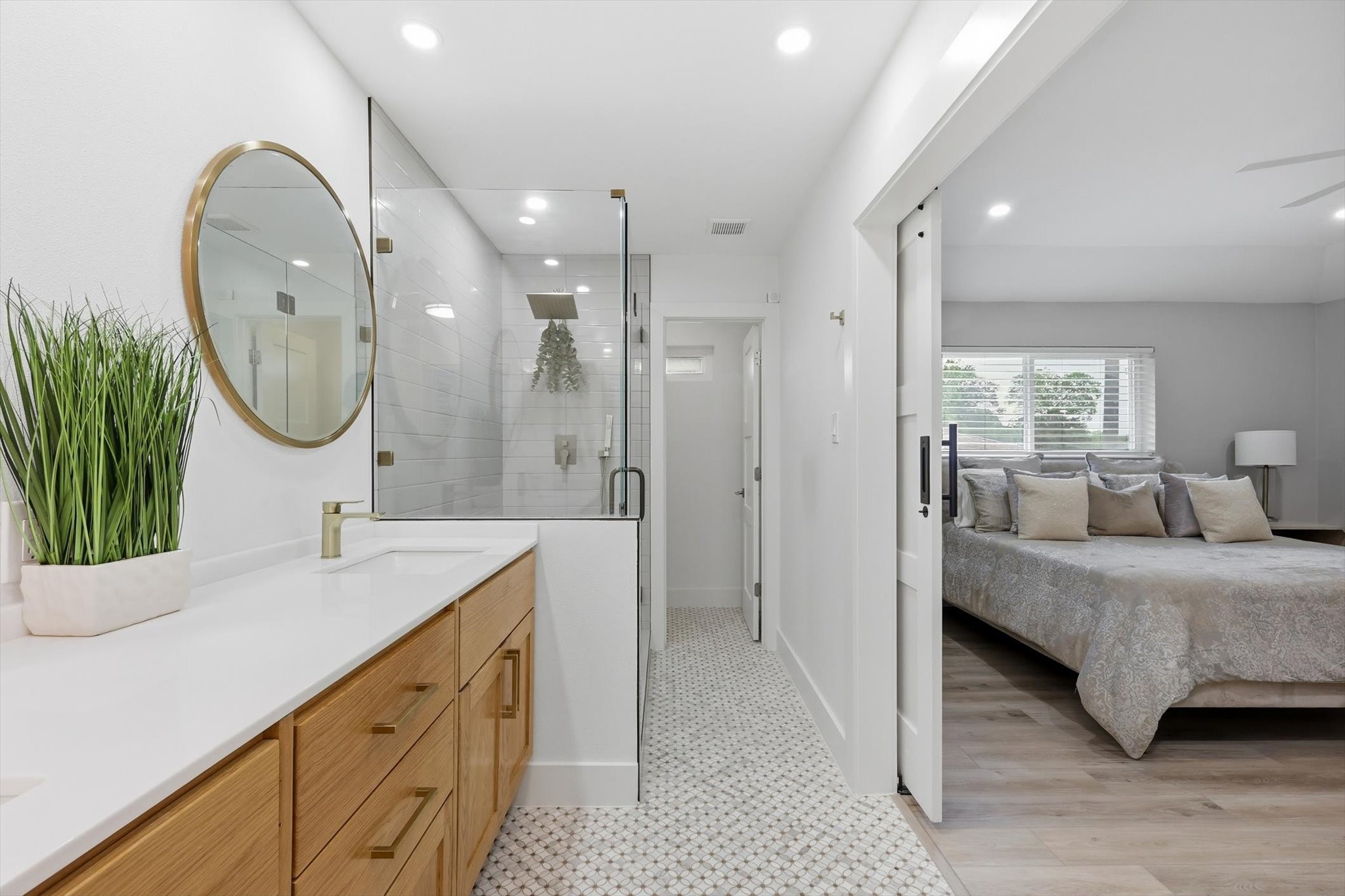 1909 W Red Bird Lane, Dallas, TX, 75232