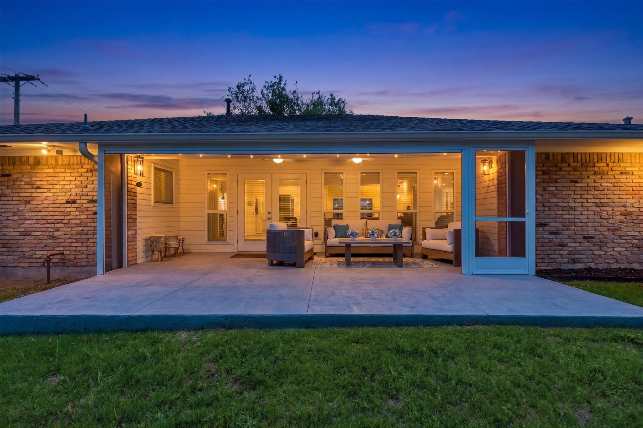 1909 W Red Bird Lane, Dallas, TX, 75232