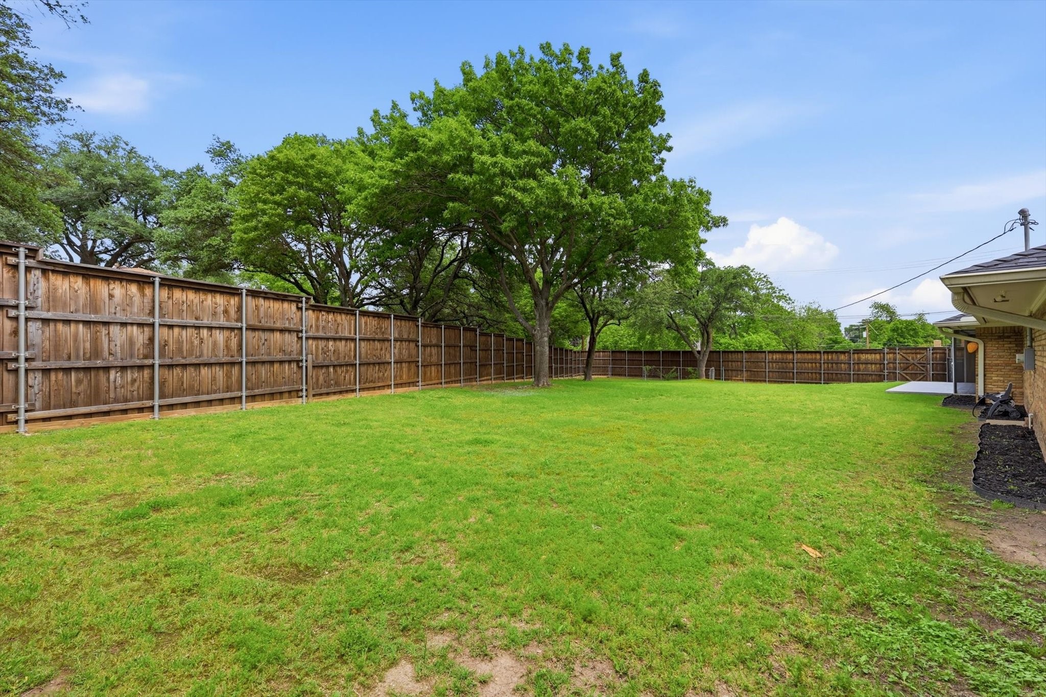 1909 W Red Bird Lane, Dallas, TX, 75232