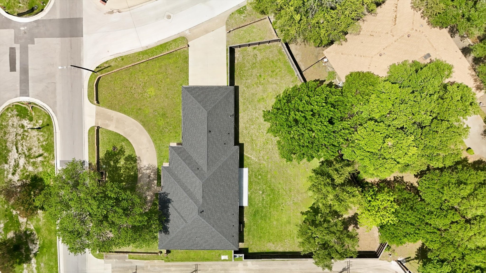 1909 W Red Bird Lane, Dallas, TX, 75232