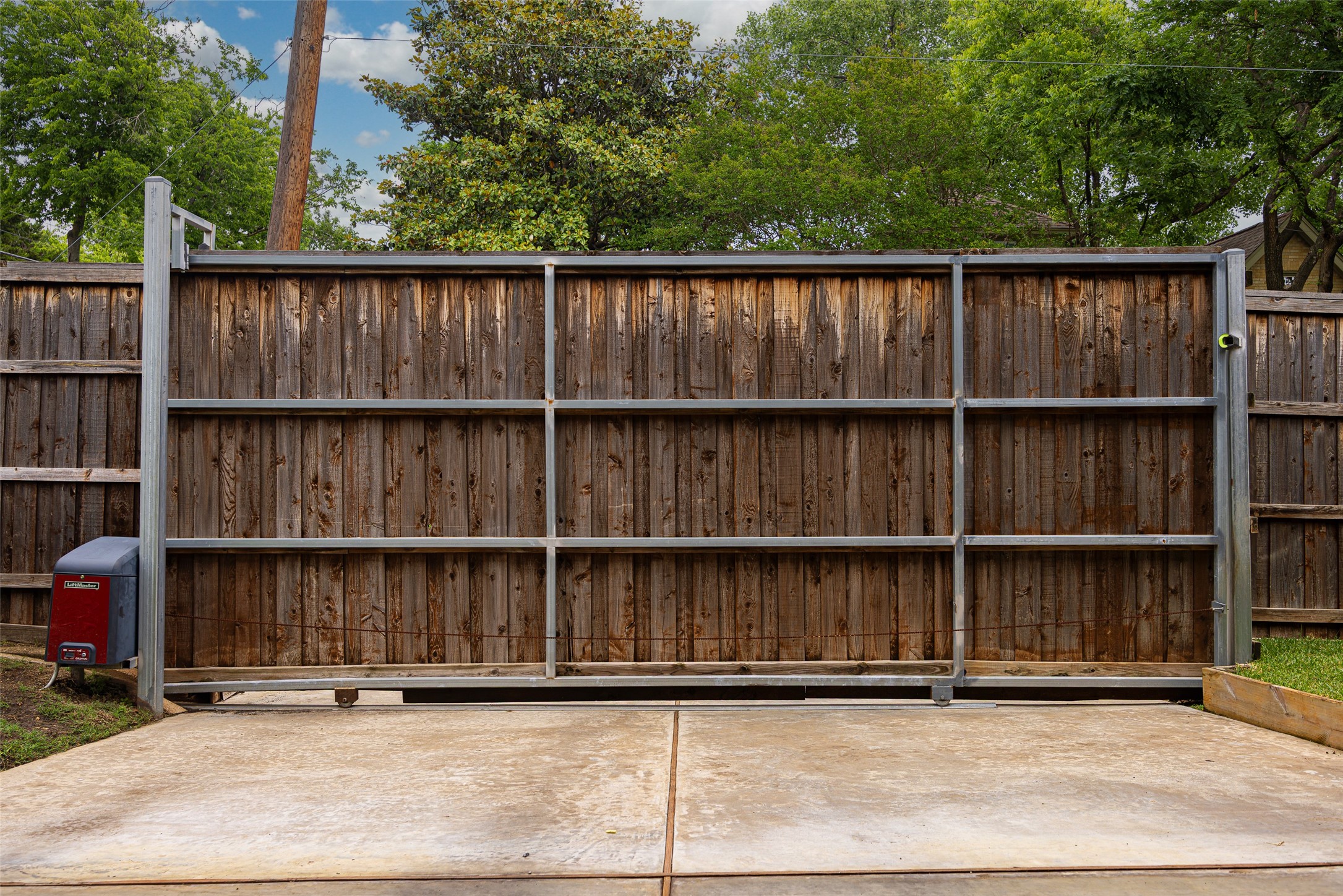 5947 Mercedes Avenue, Dallas, TX, 75206